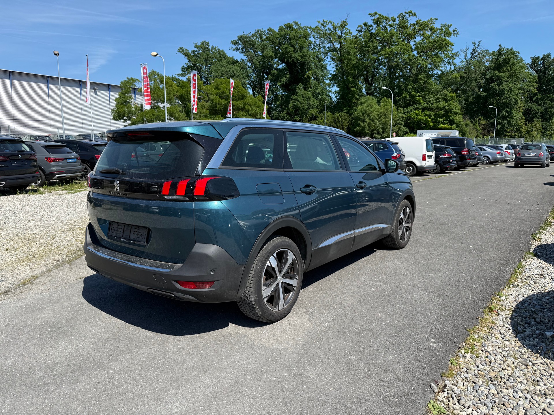 PEUGEOT 5008 1.5 BlueHDi Allure EAT-image-4