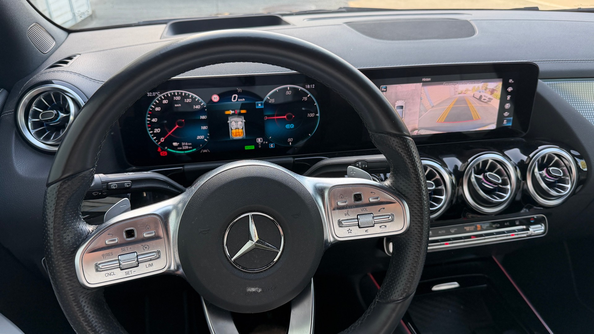 MERCEDES-BENZ EQA 250-image-5