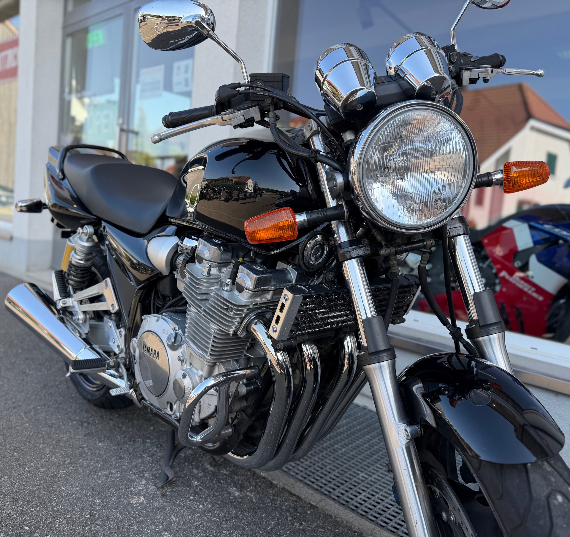 YAMAHA XJR 1300-image-5