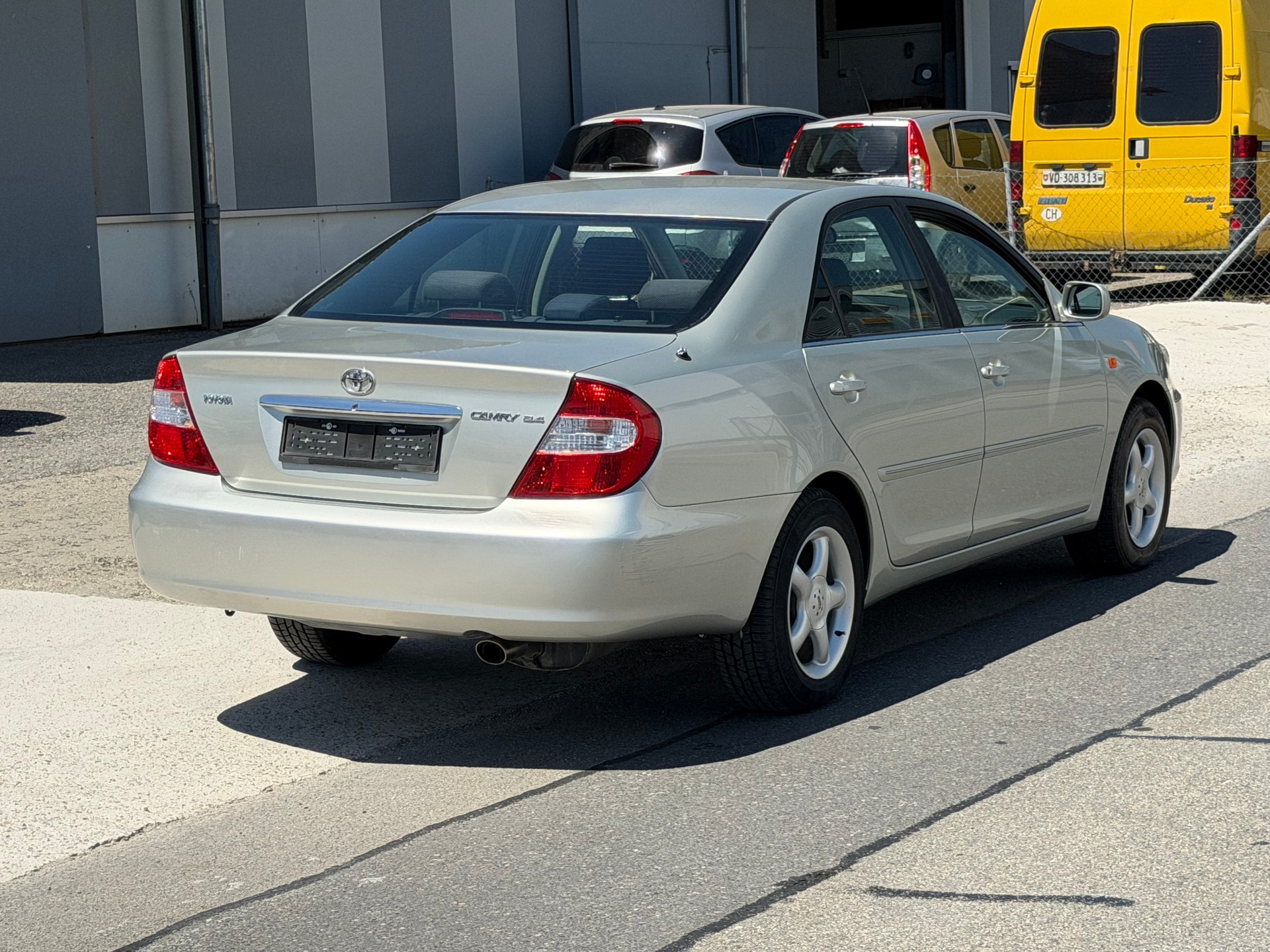 TOYOTA Camry 2.4-showroom-element-3
