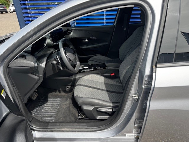 PEUGEOT 208 1.2 MHEV 110 Style-image-4
