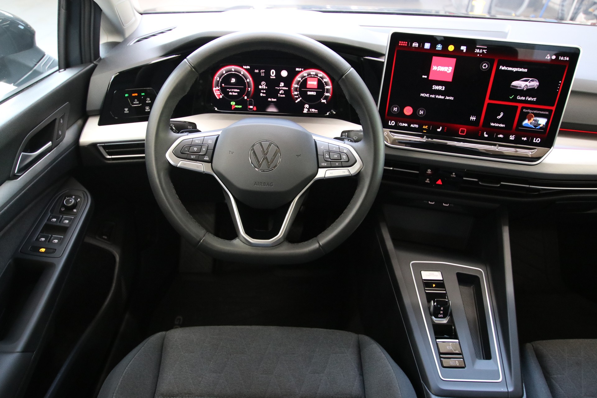 VW Golf Variant 1.5 eTSI mHEV Life *Werksgarantie bis 10.2029-image-12
