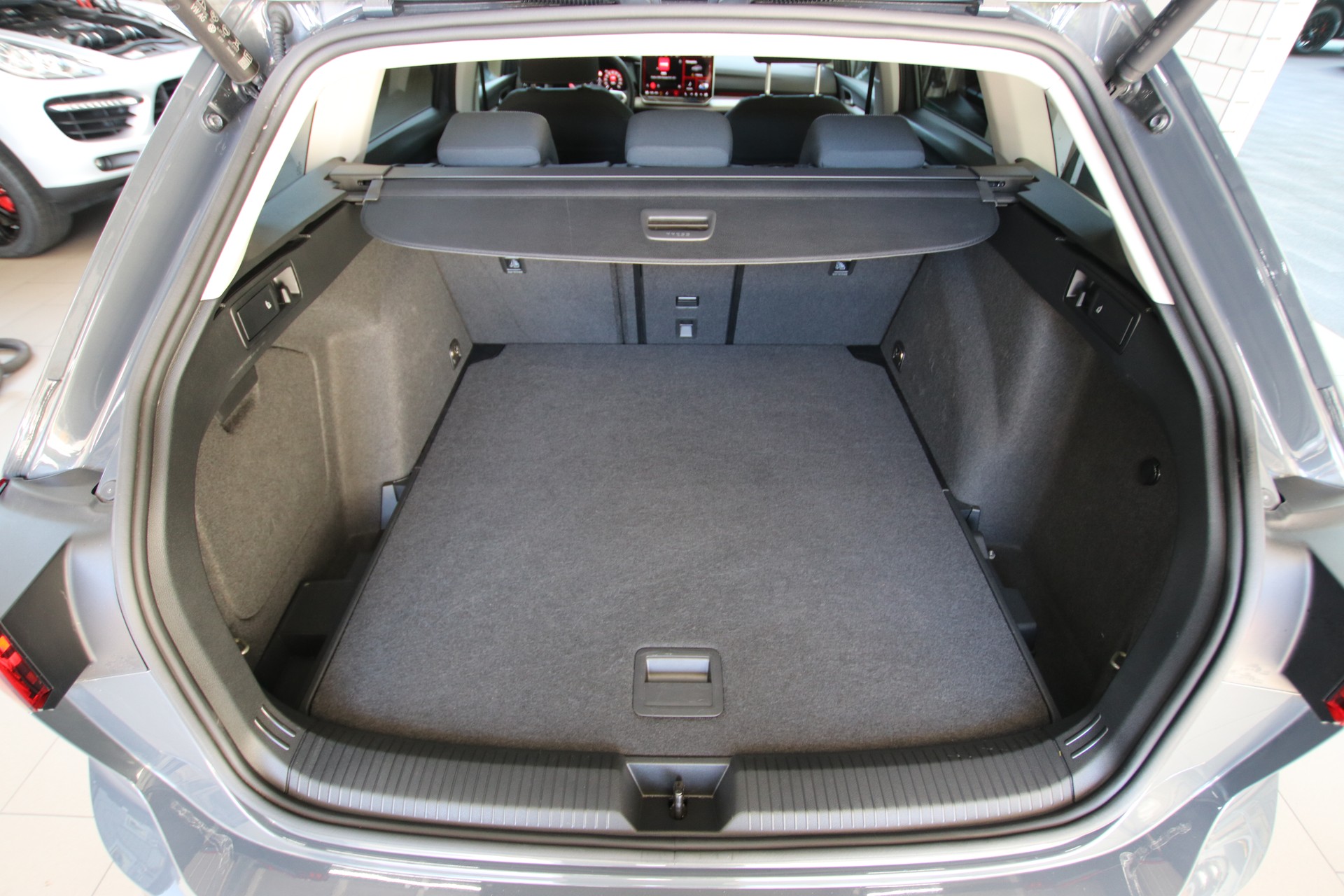 VW Golf Variant 1.5 eTSI mHEV Life *Werksgarantie bis 10.2029-image-15