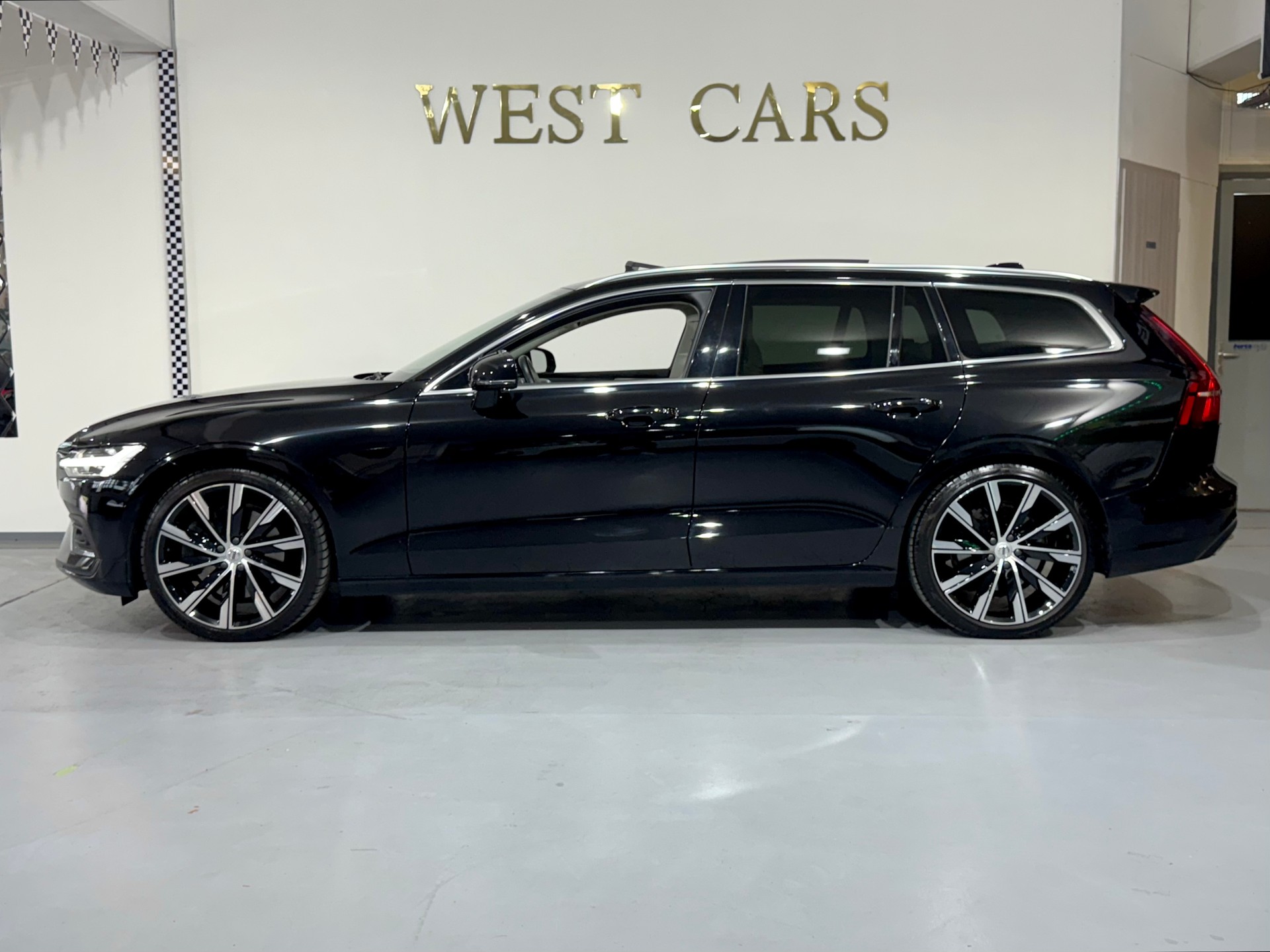 VOLVO V60 T6 AWD Inscription Geartronic-image-1