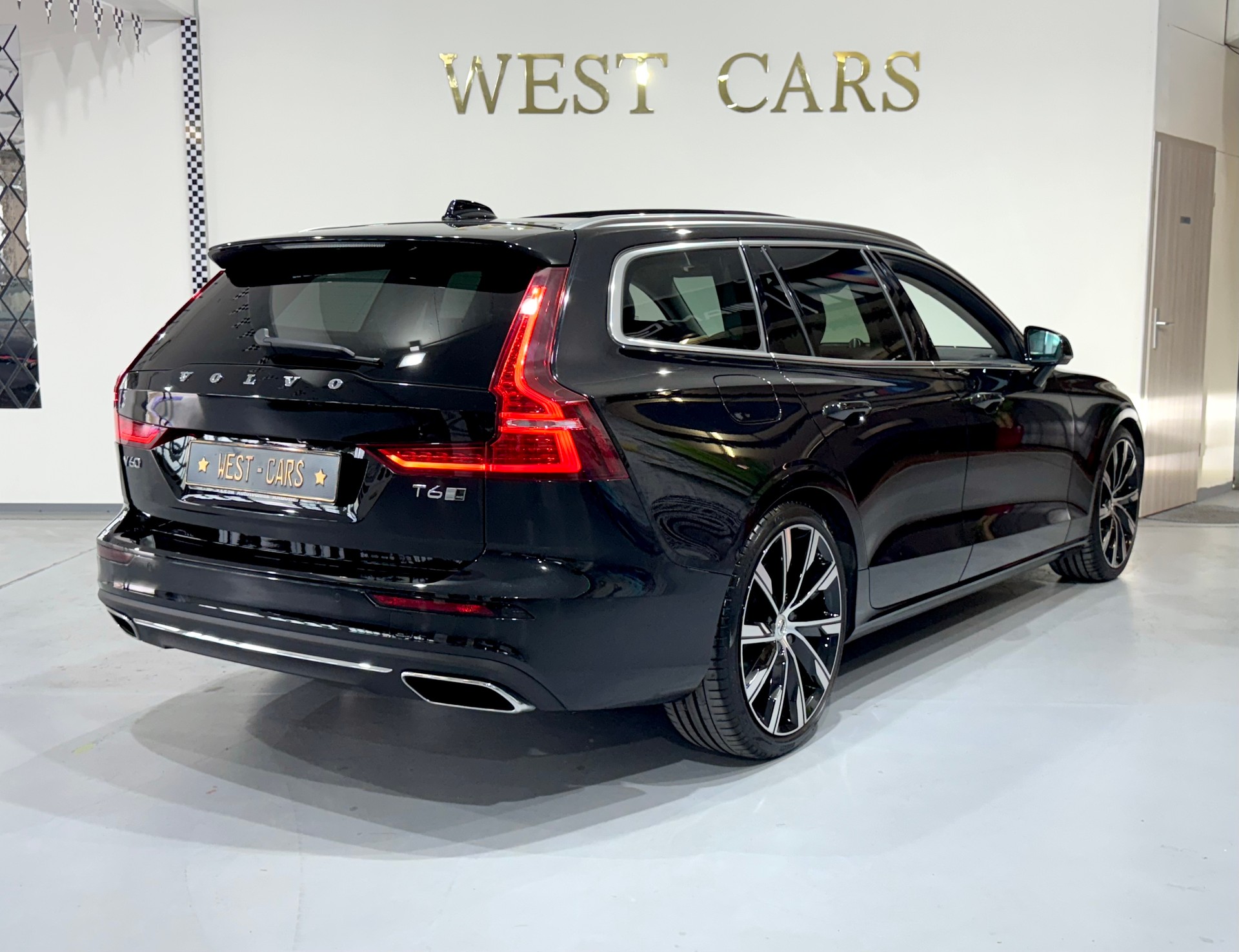 VOLVO V60 T6 AWD Inscription Geartronic-image-3