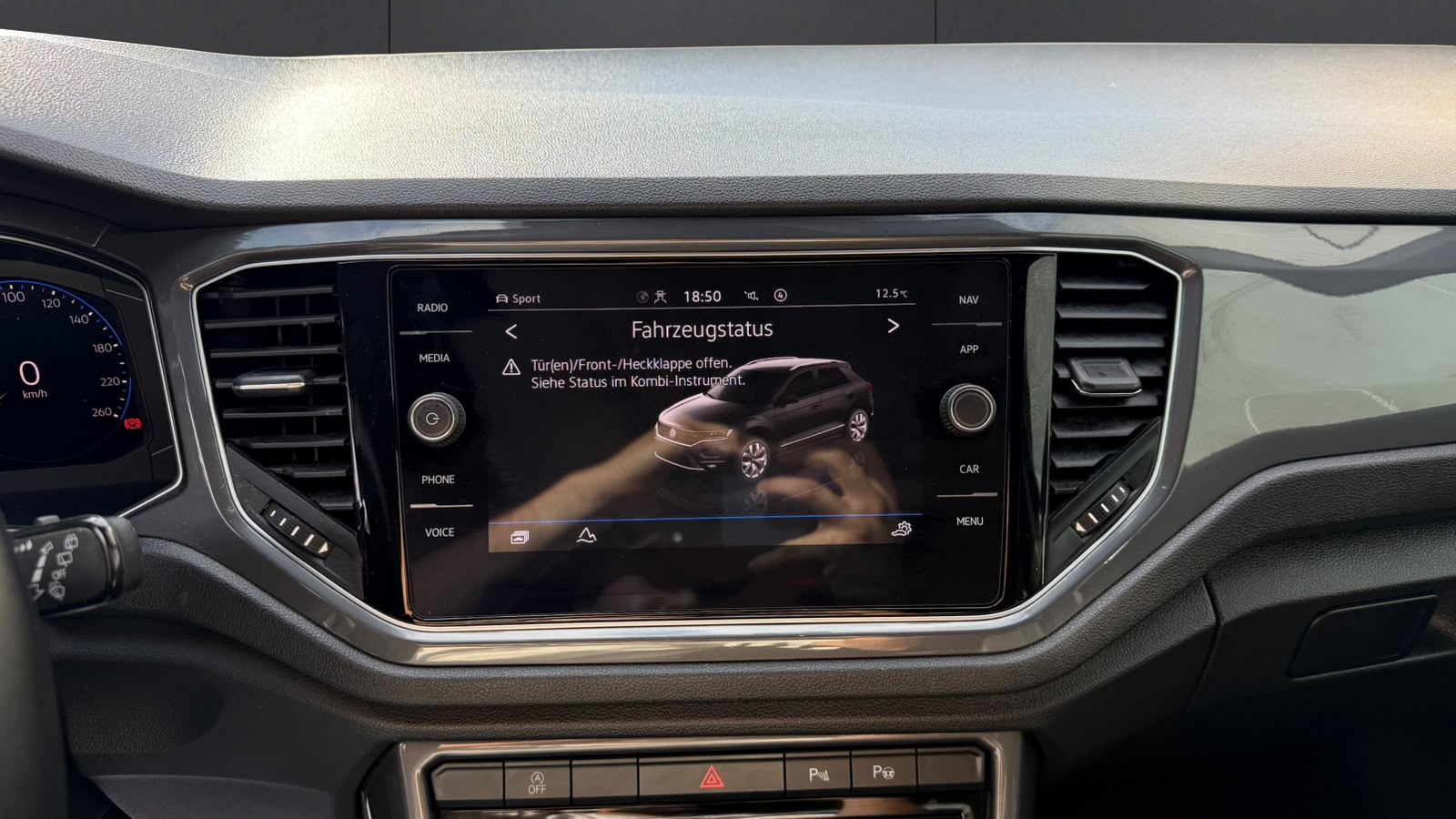 VW T-Roc 2.0 TSI Sport DSG 4Motion-image-17