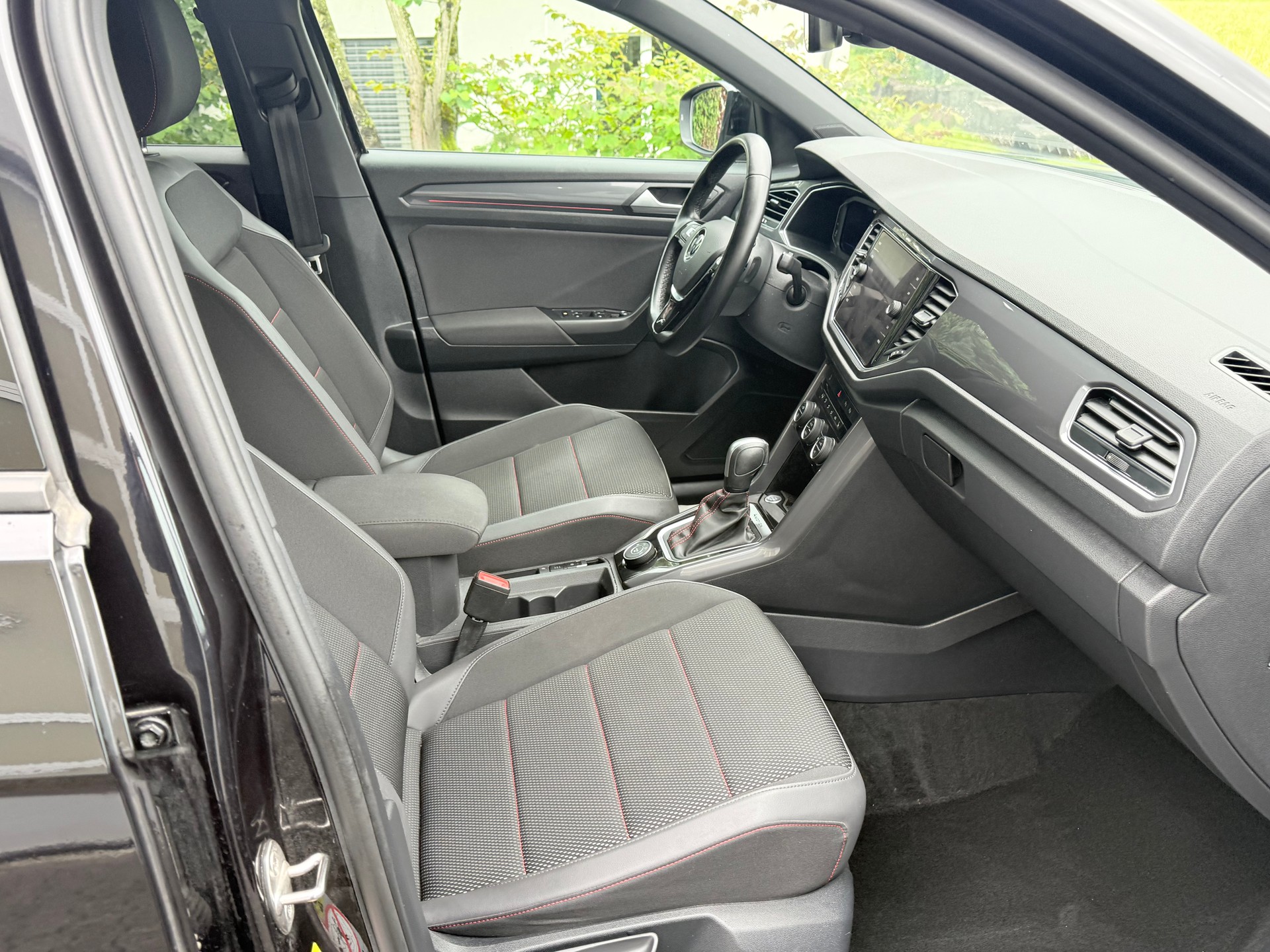 VW T-Roc 2.0 TSI Sport DSG 4Motion-image-12