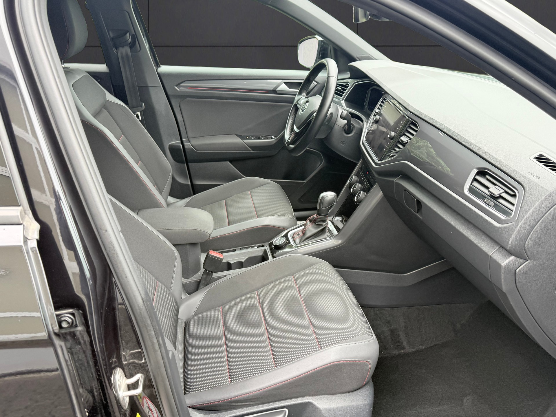 VW T-Roc 2.0 TSI Sport DSG 4Motion-image-12