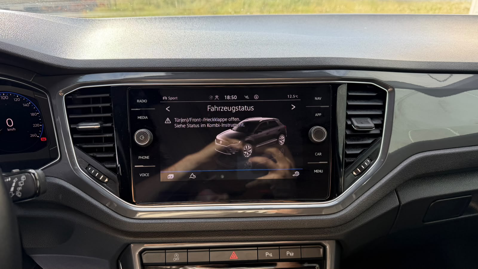 VW T-Roc 2.0 TSI Sport DSG 4Motion-image-8