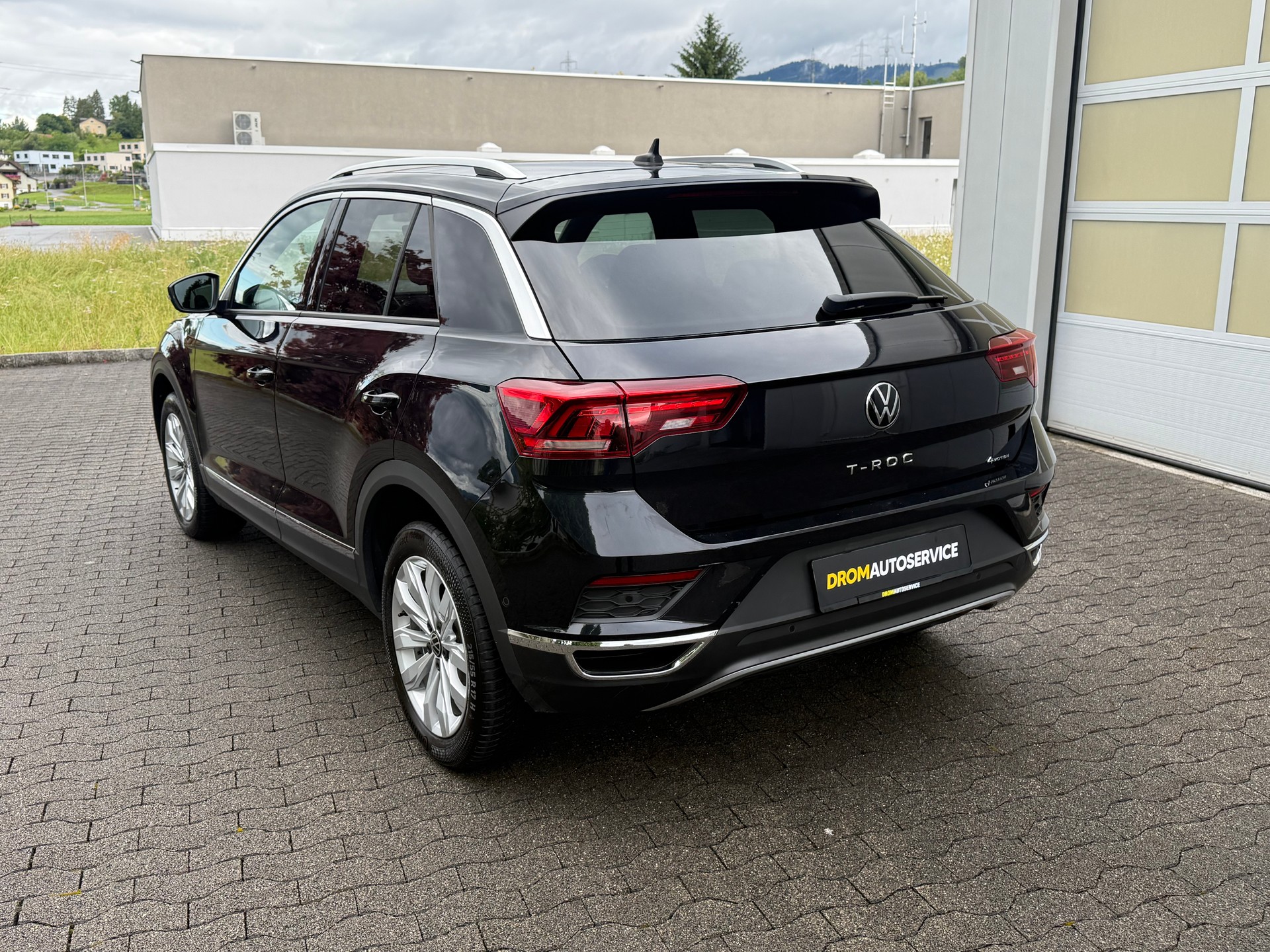 VW T-Roc 2.0 TSI Sport DSG 4Motion-image-6