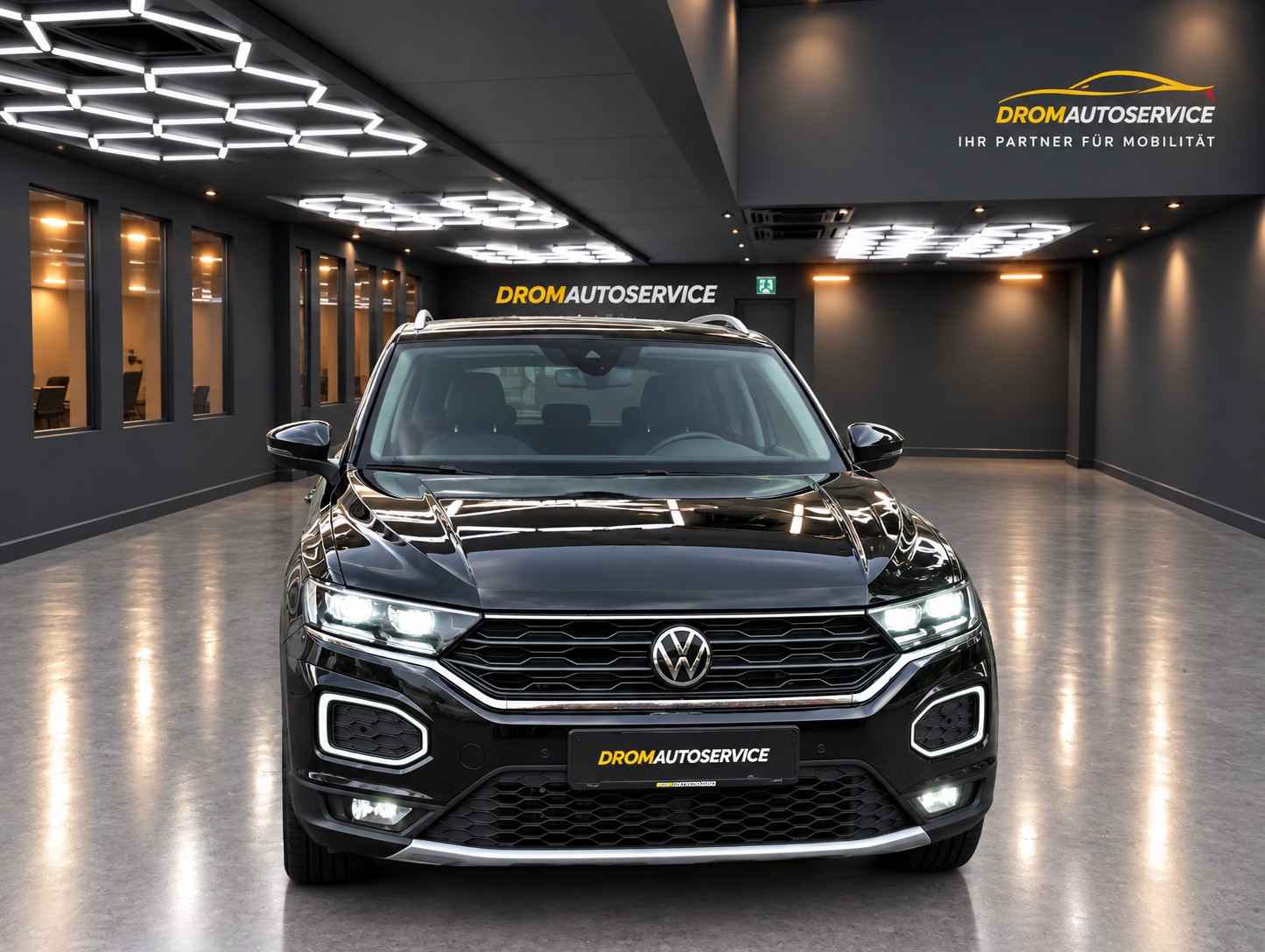 VW T-Roc 2.0 TSI Sport DSG 4Motion-showroom-element-1