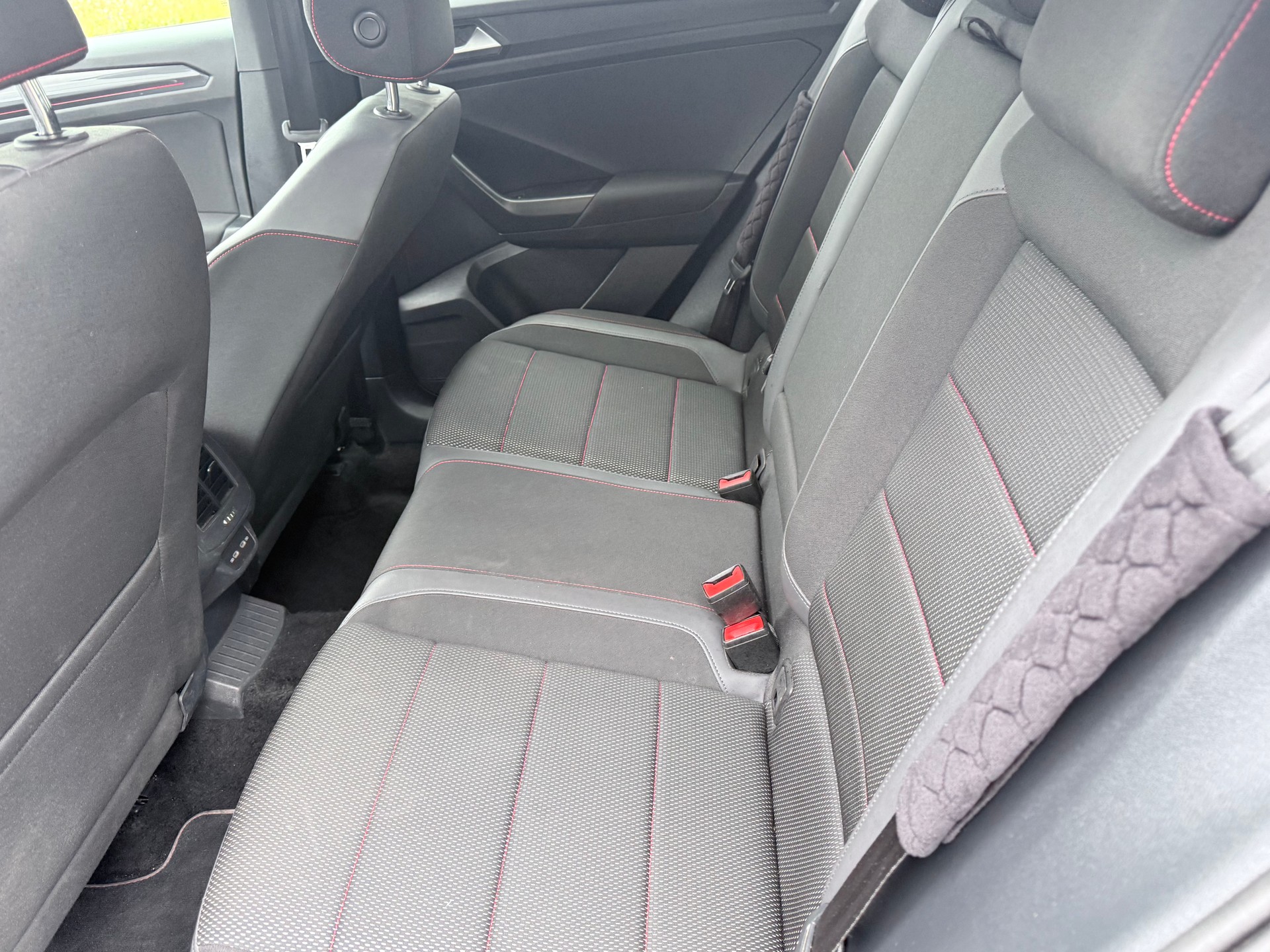 VW T-Roc 2.0 TSI Sport DSG 4Motion-image-14
