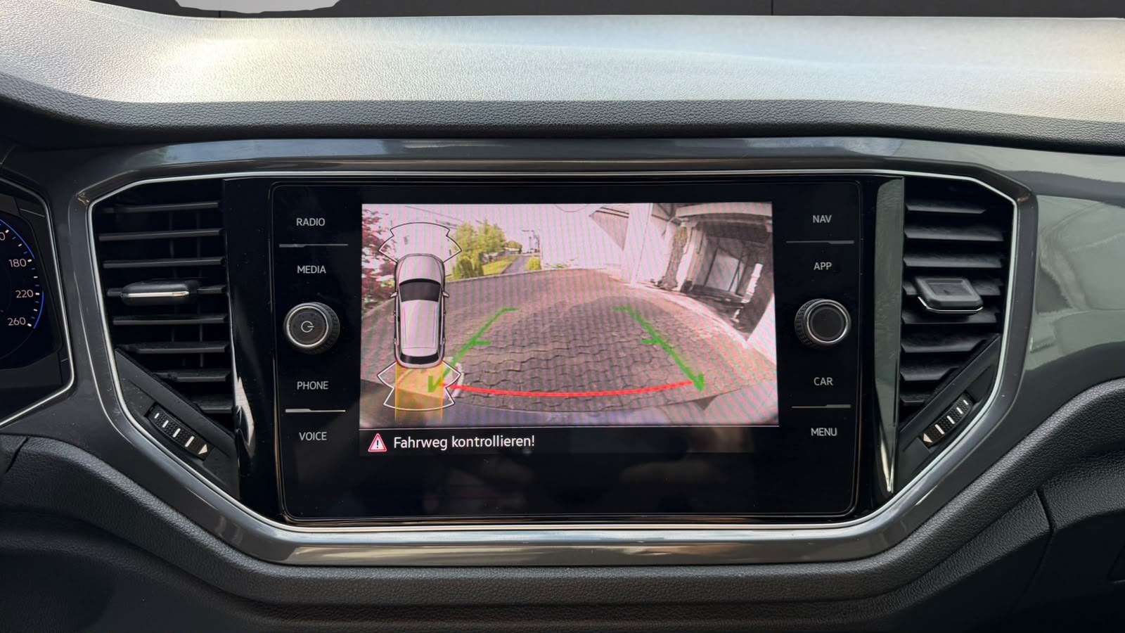 VW T-Roc 2.0 TSI Sport DSG 4Motion-image-18
