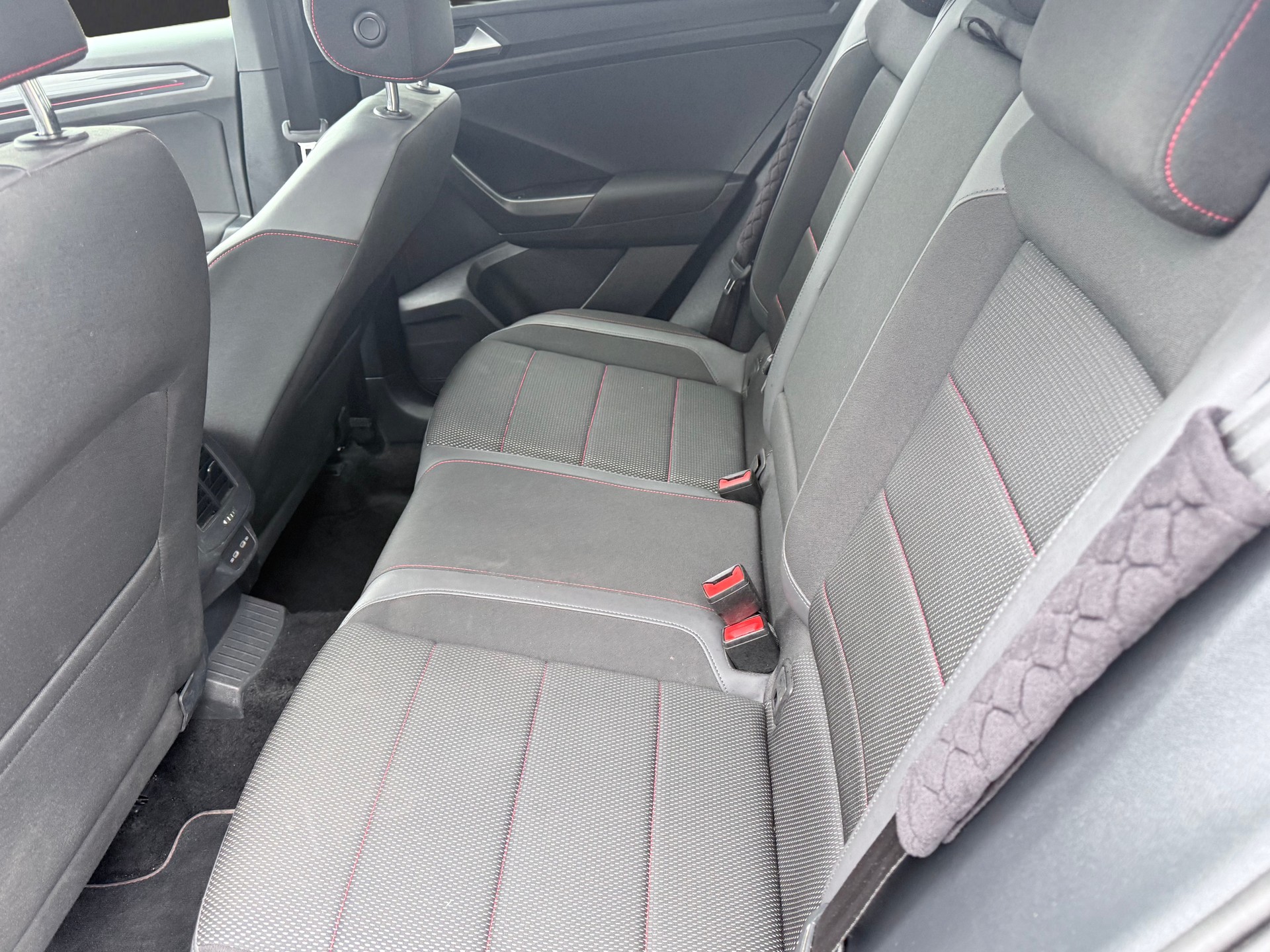 VW T-Roc 2.0 TSI Sport DSG 4Motion-image-14