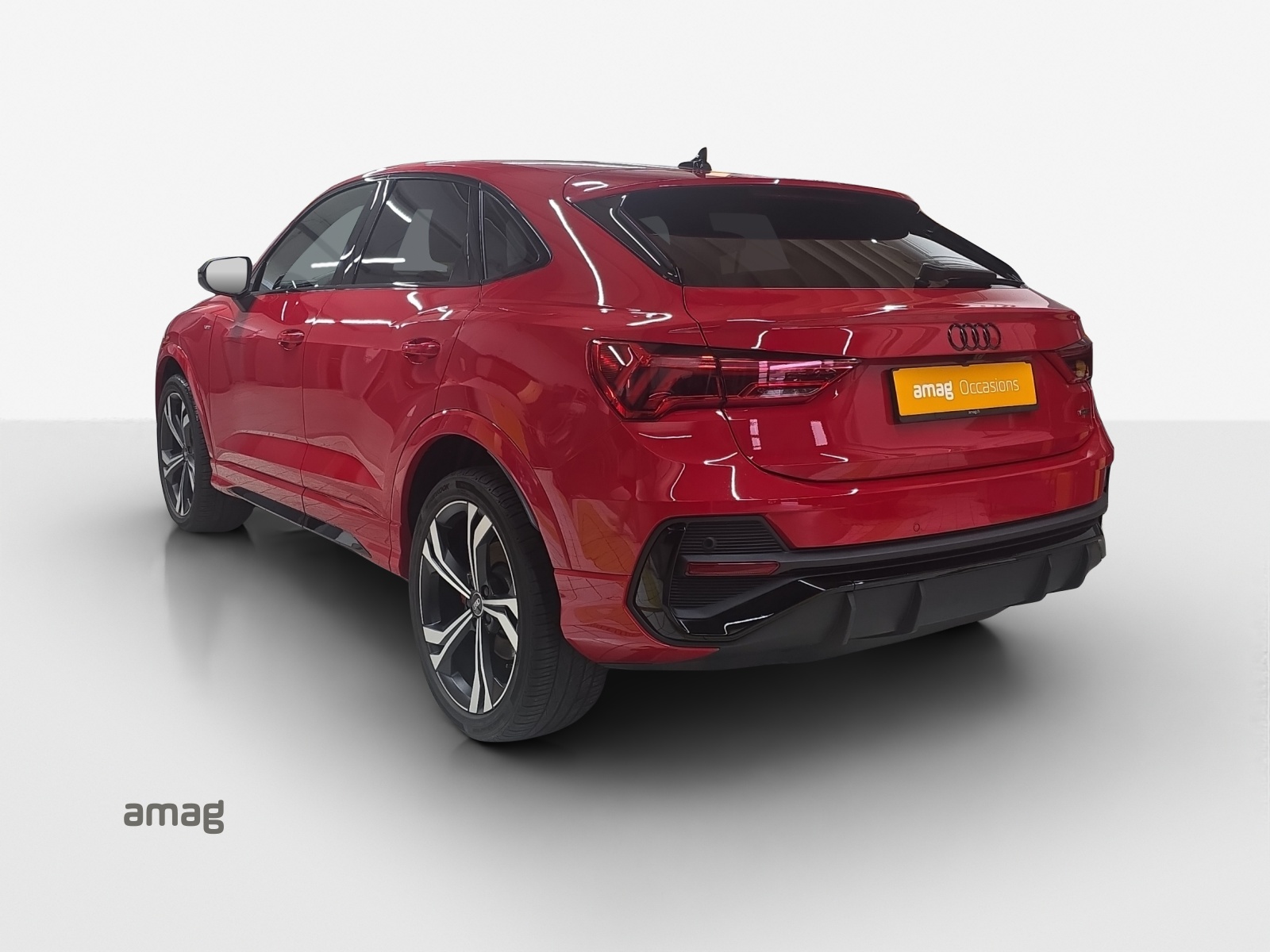 AUDI Q3 Sportback 45 TFSI S line quattro S-tronic-image-2