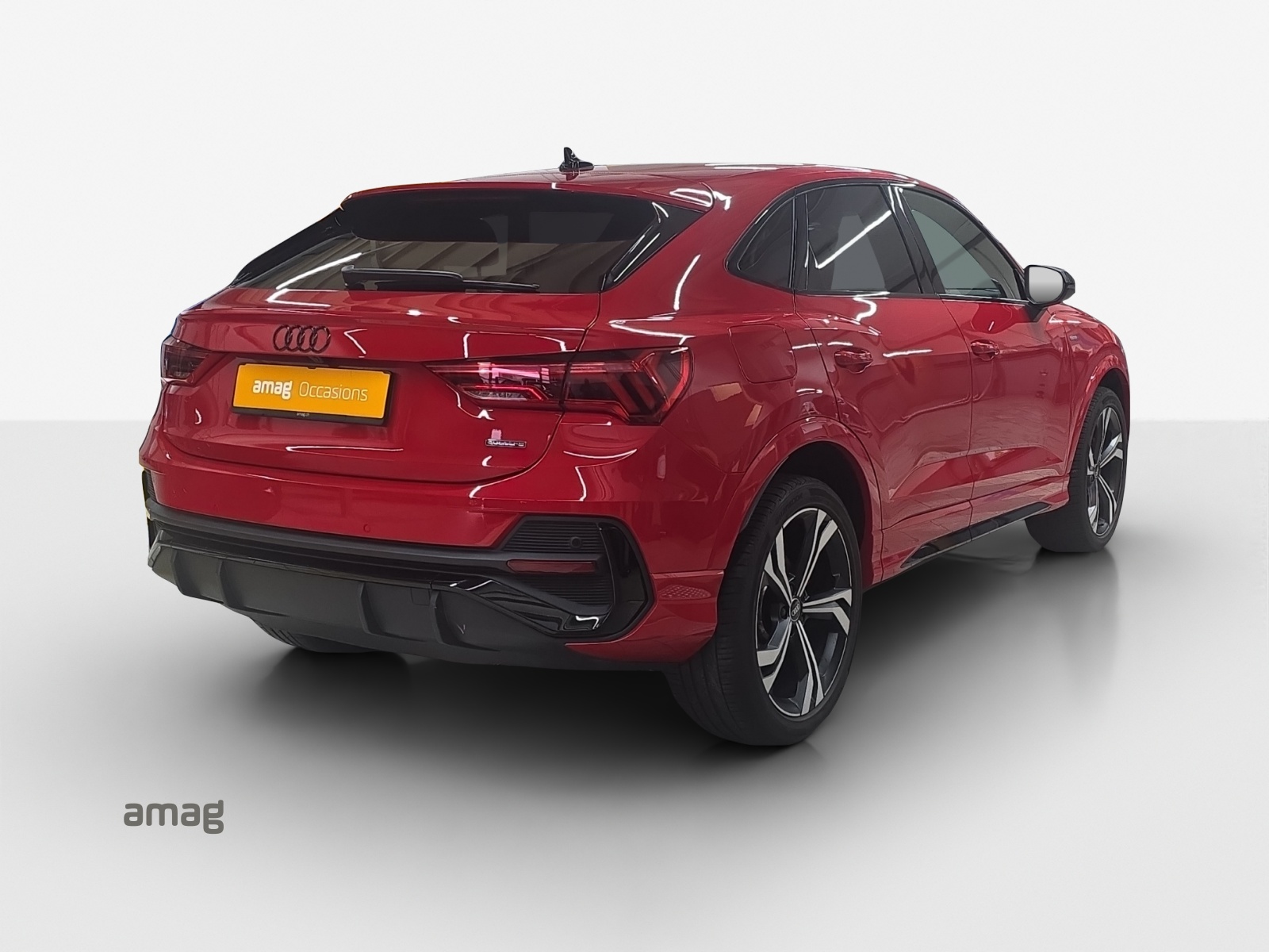 AUDI Q3 Sportback 45 TFSI S line quattro S-tronic-image-4