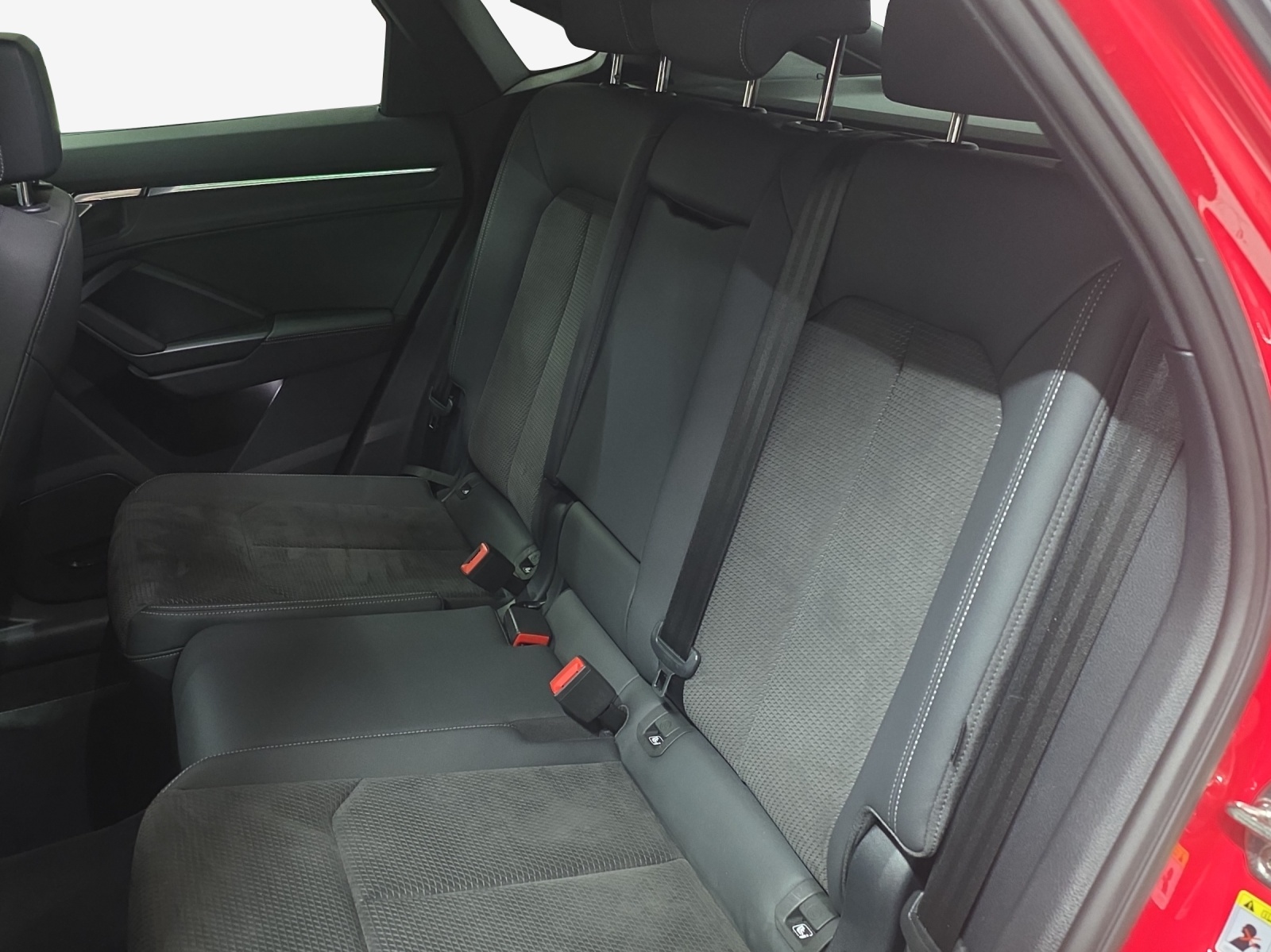 AUDI Q3 Sportback 45 TFSI S line quattro S-tronic-image-11