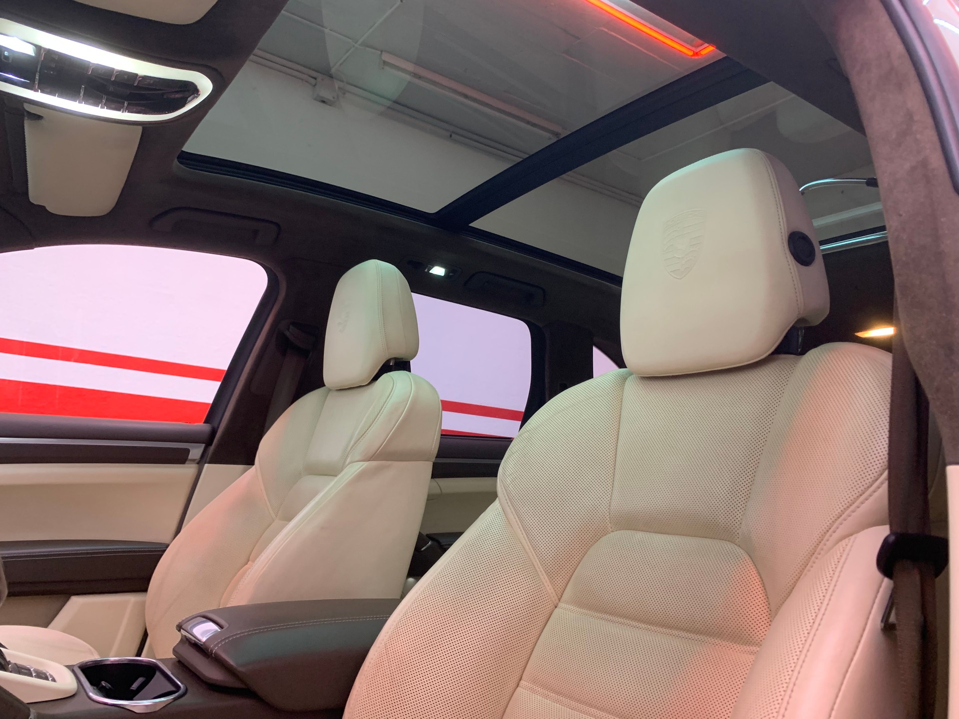 PORSCHE Cayenne Turbo-image-9