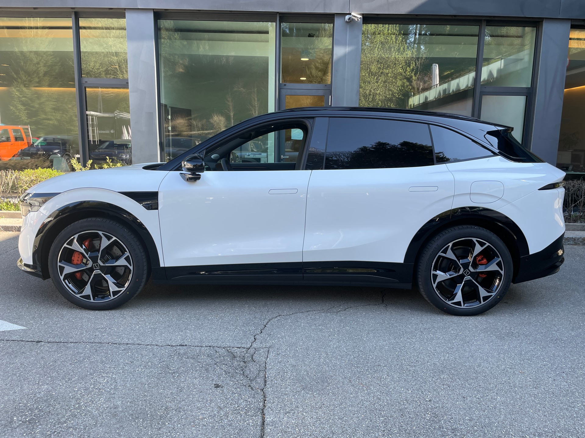 ZEEKR 7X Privilege AWD 100kWh mit Comfort inkl. Cockpit Paket-showroom-element-1