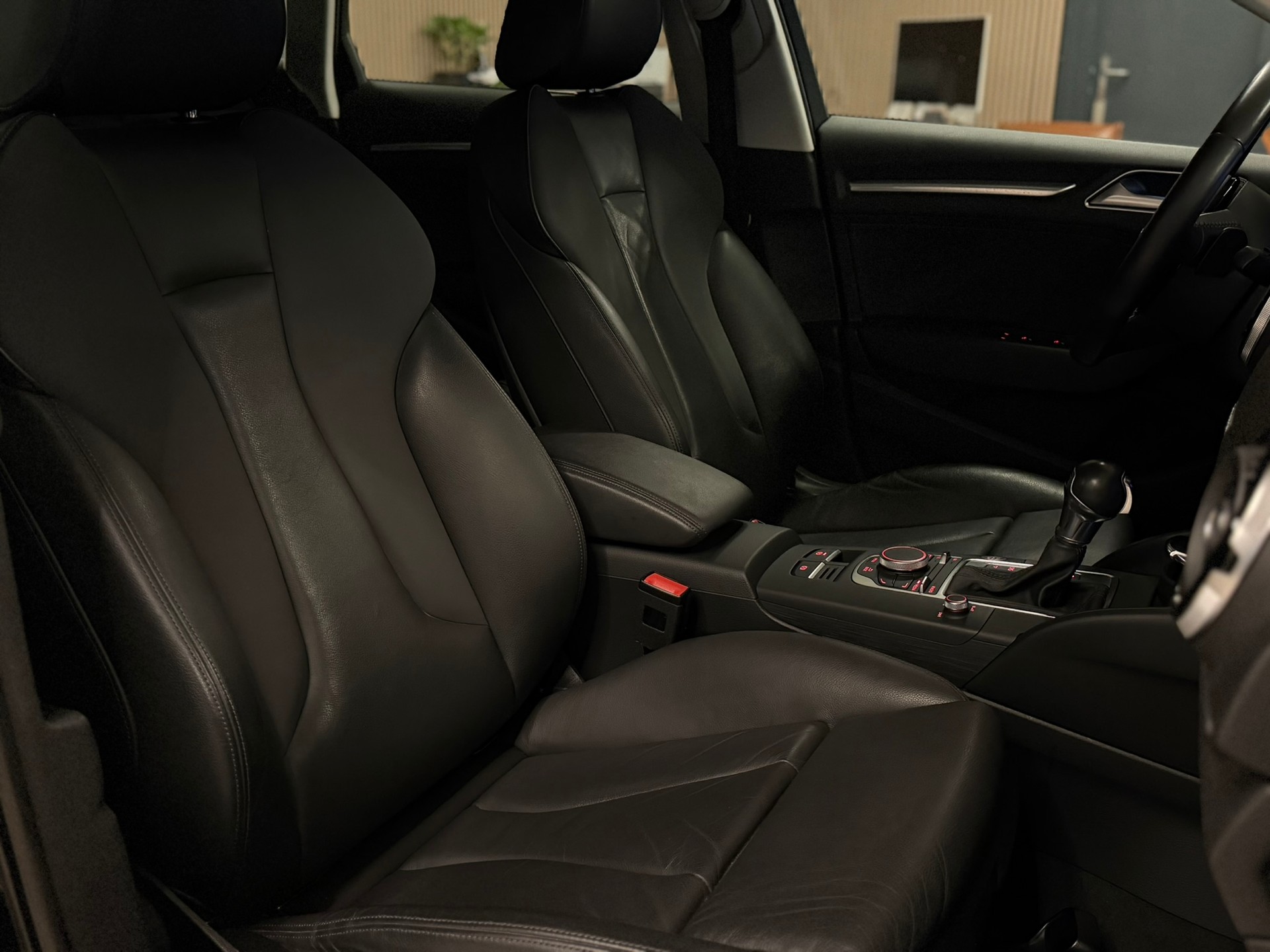 AUDI A3 Sportback 1.8 TFSI Ambition quattro S-tronic-image-15