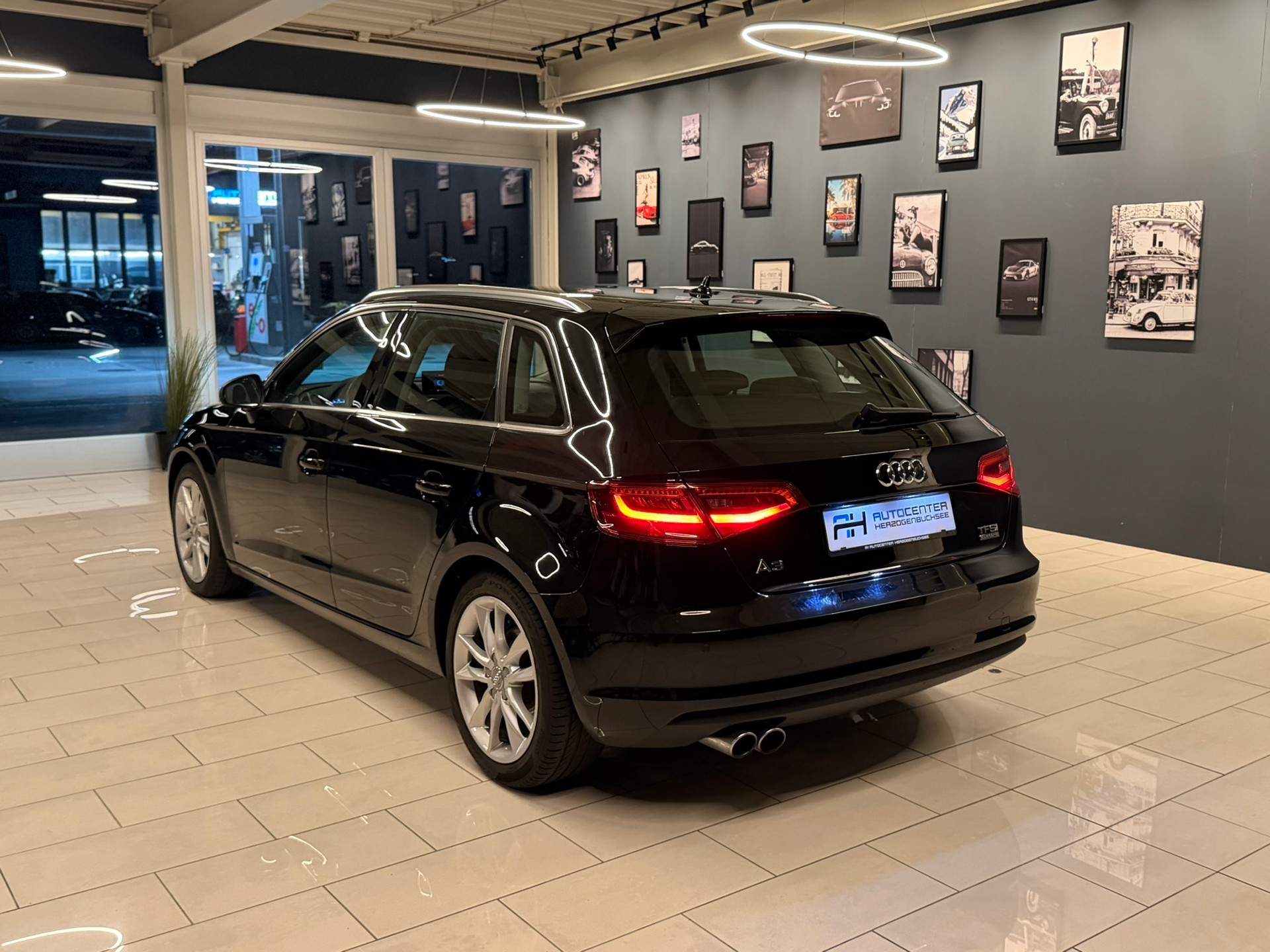 AUDI A3 Sportback 1.8 TFSI Ambition quattro S-tronic-image-4