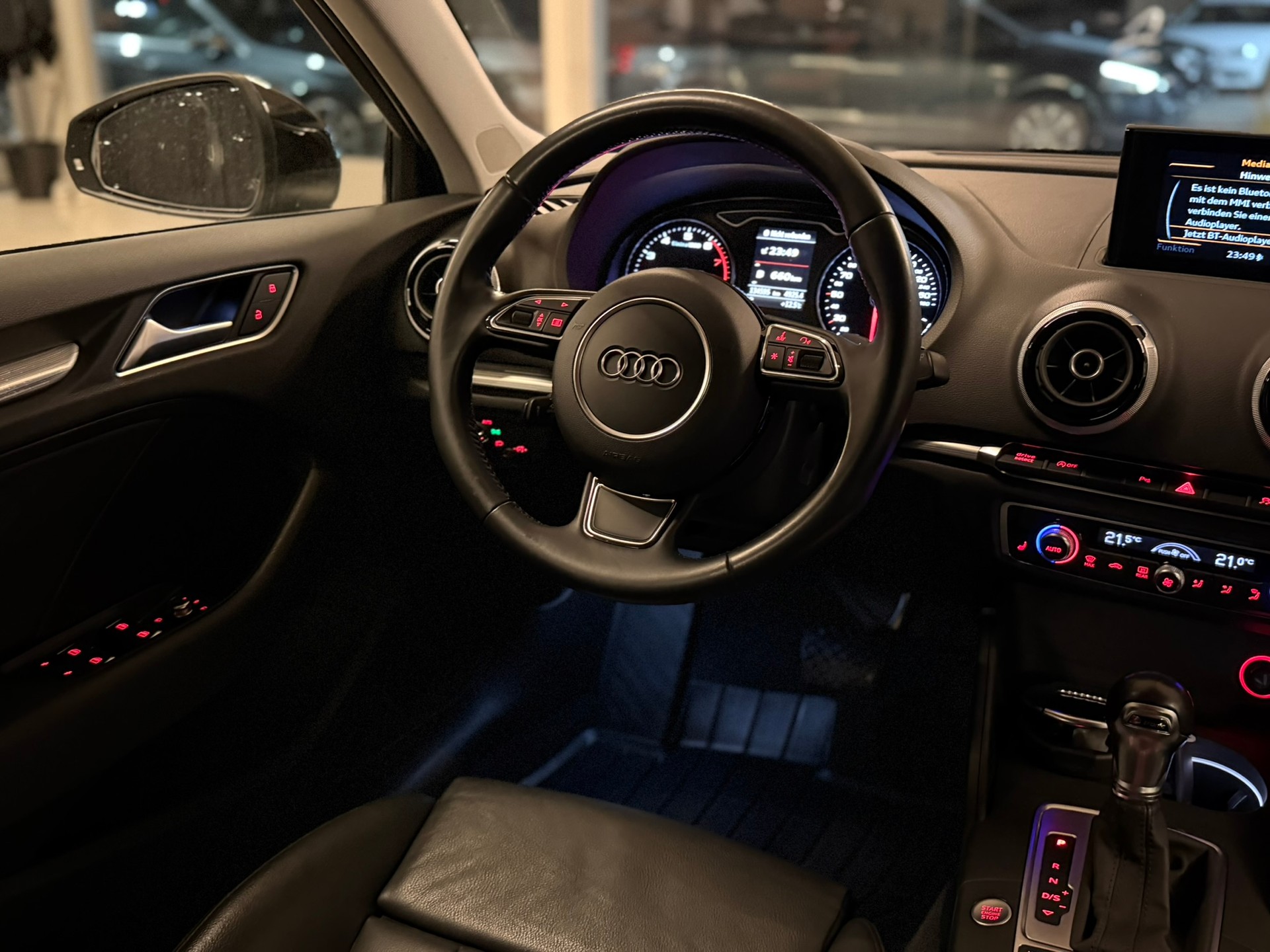 AUDI A3 Sportback 1.8 TFSI Ambition quattro S-tronic-image-10