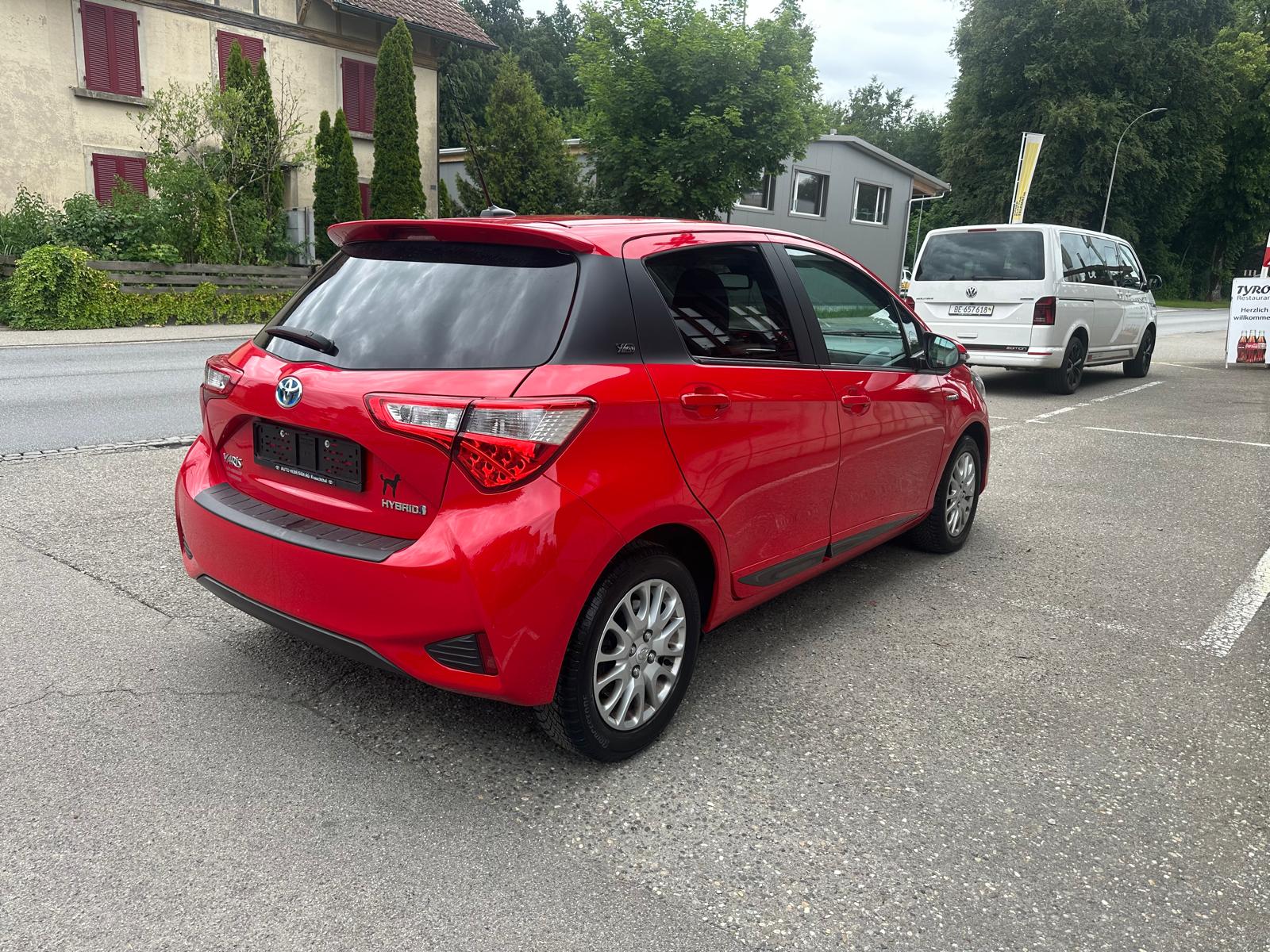 TOYOTA Yaris 1.5 VVT-i Hybrid Y20 e-CVT-image-3
