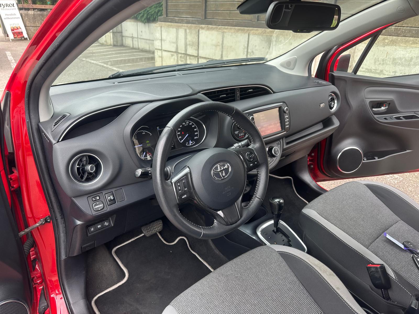TOYOTA Yaris 1.5 VVT-i Hybrid Y20 e-CVT-image-8