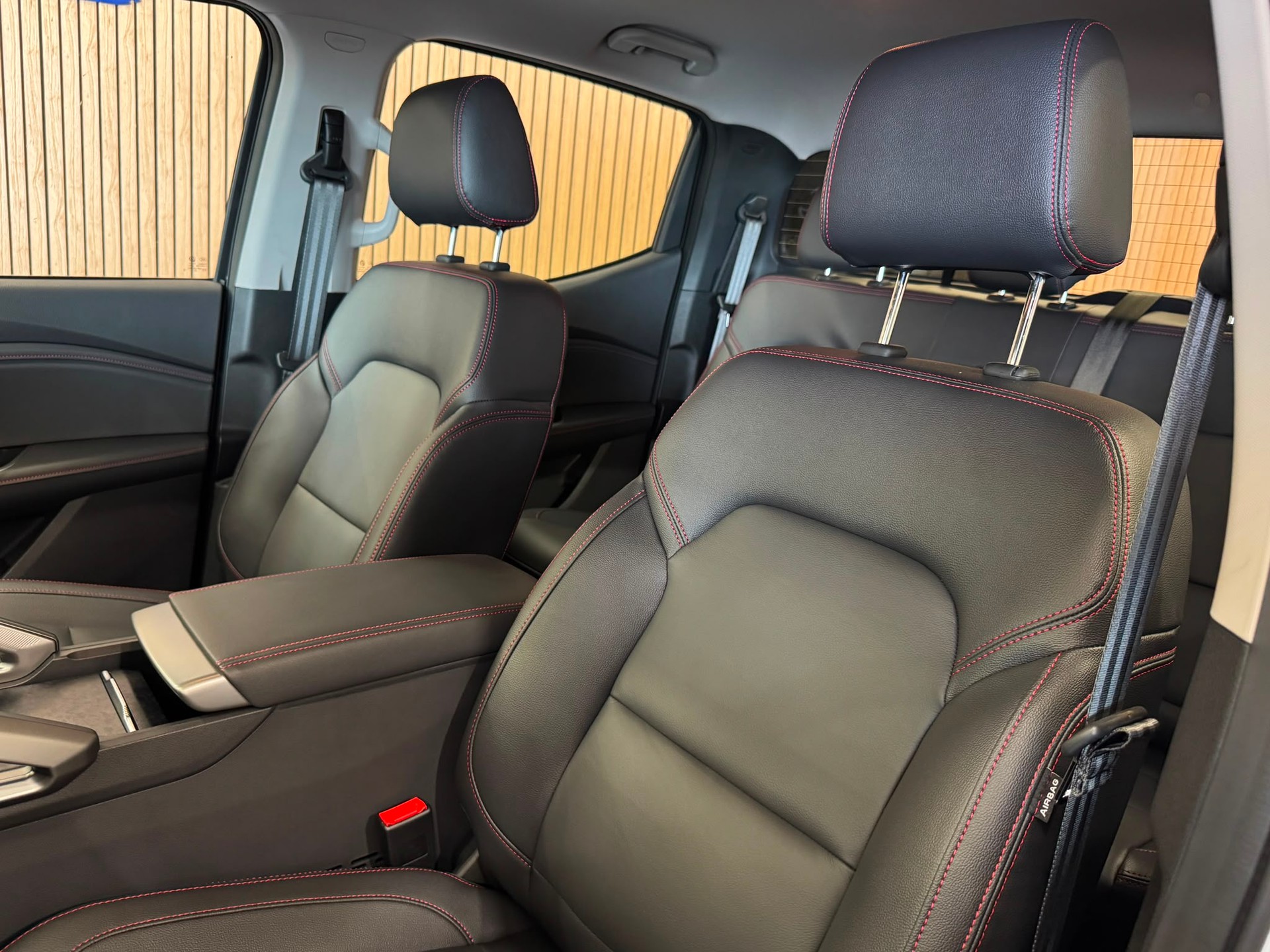 MAXUS T60 Luxury Max 2.0TDI 4x4 Automat-image-25