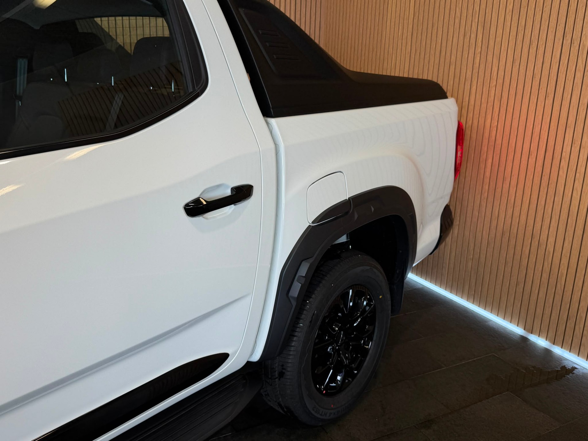 MAXUS T60 Luxury Max 2.0TDI 4x4 Automat-image-4