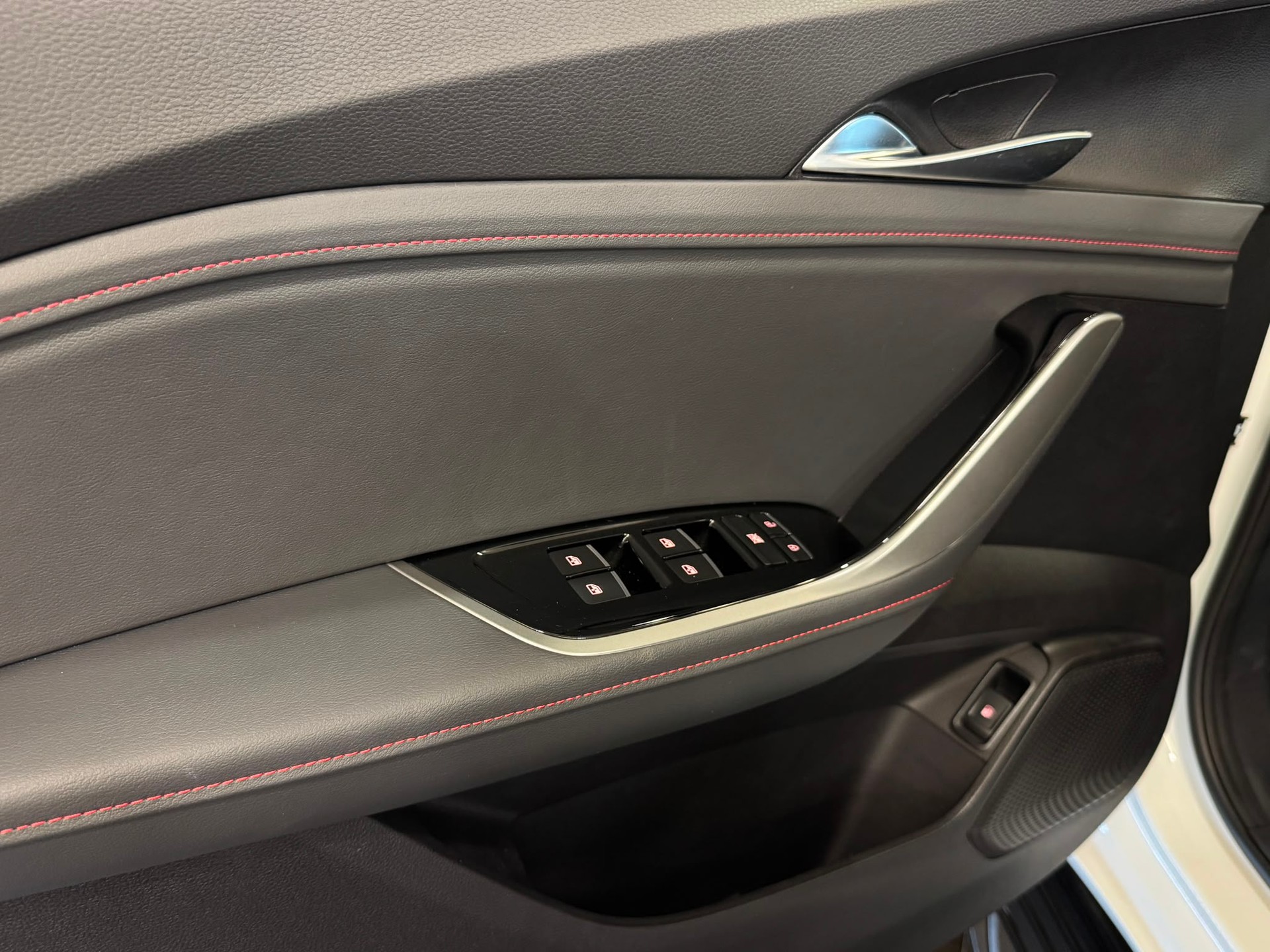 MAXUS T60 Luxury Max 2.0TDI 4x4 Automat-image-19