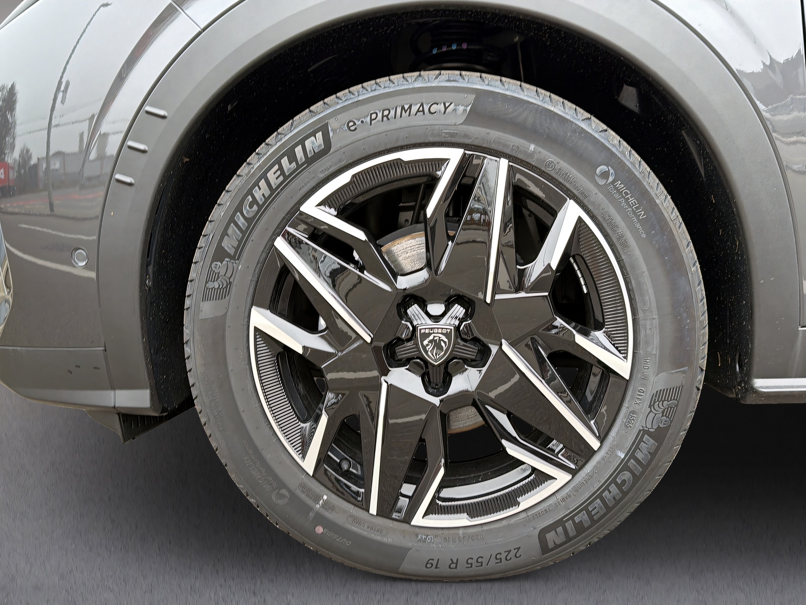 PEUGEOT 3008 1.2 Hybrid Allure Premium-image-18