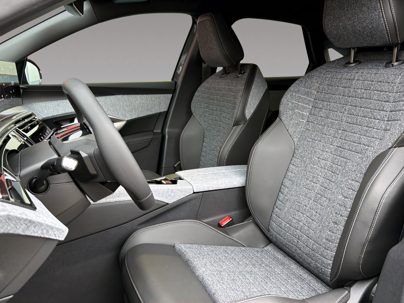 PEUGEOT 3008 1.2 Hybrid Allure Premium-image-5