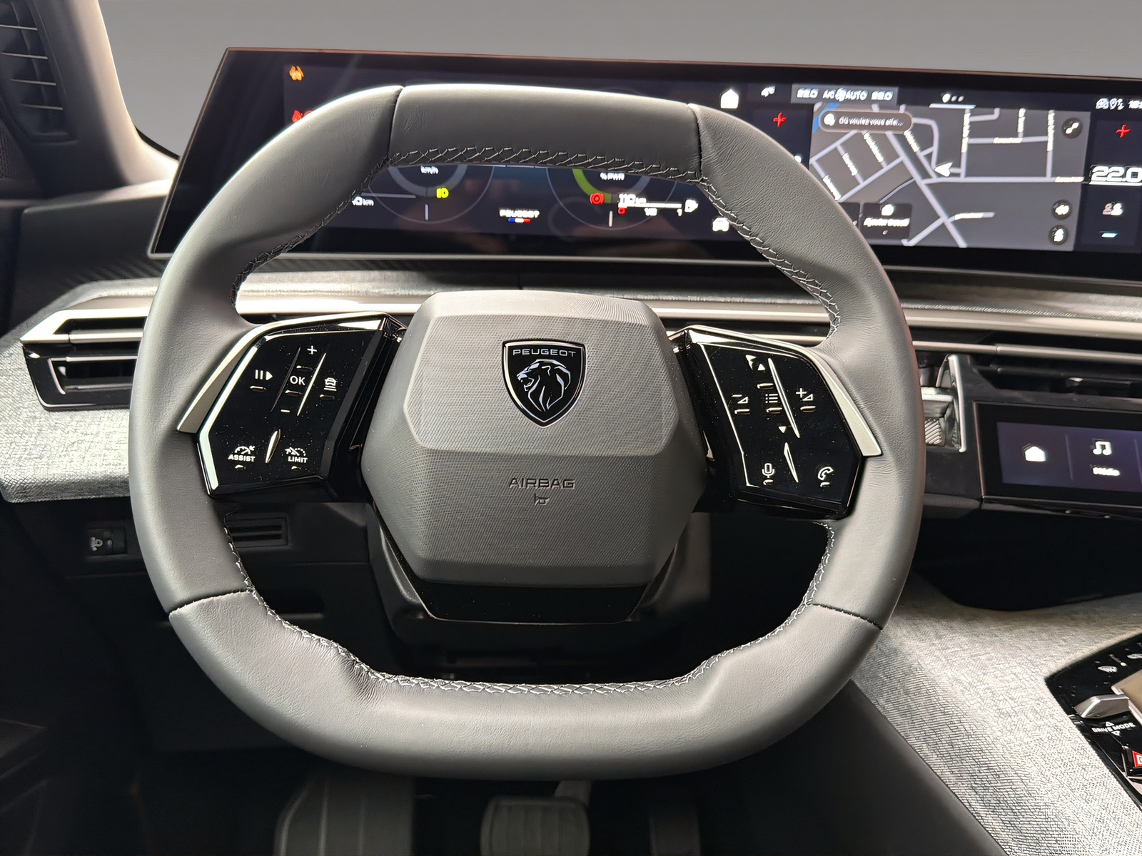 PEUGEOT 3008 1.2 Hybrid Allure Premium-image-8