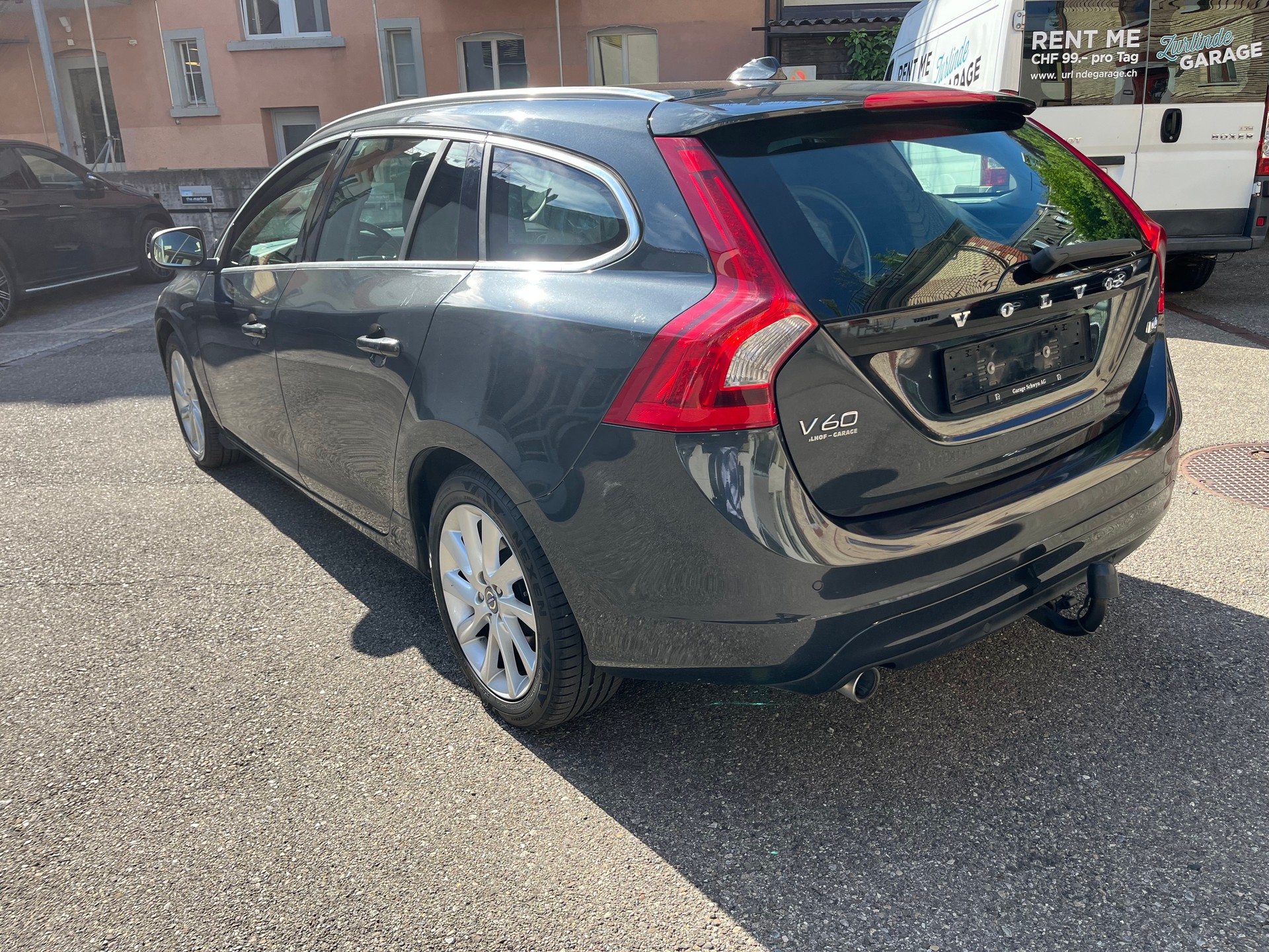 VOLVO V60 D4 Summum Geartronic-image-3