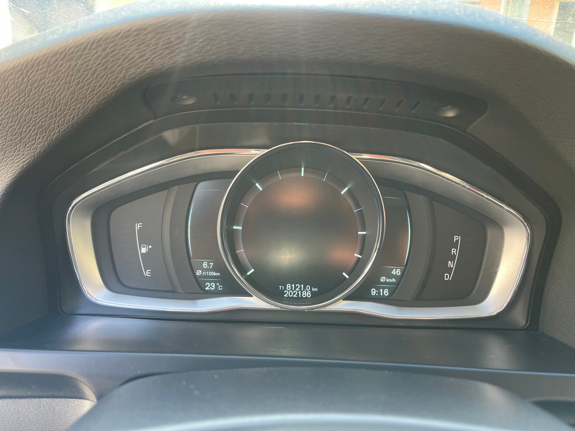 VOLVO V60 D4 Summum Geartronic-image-7