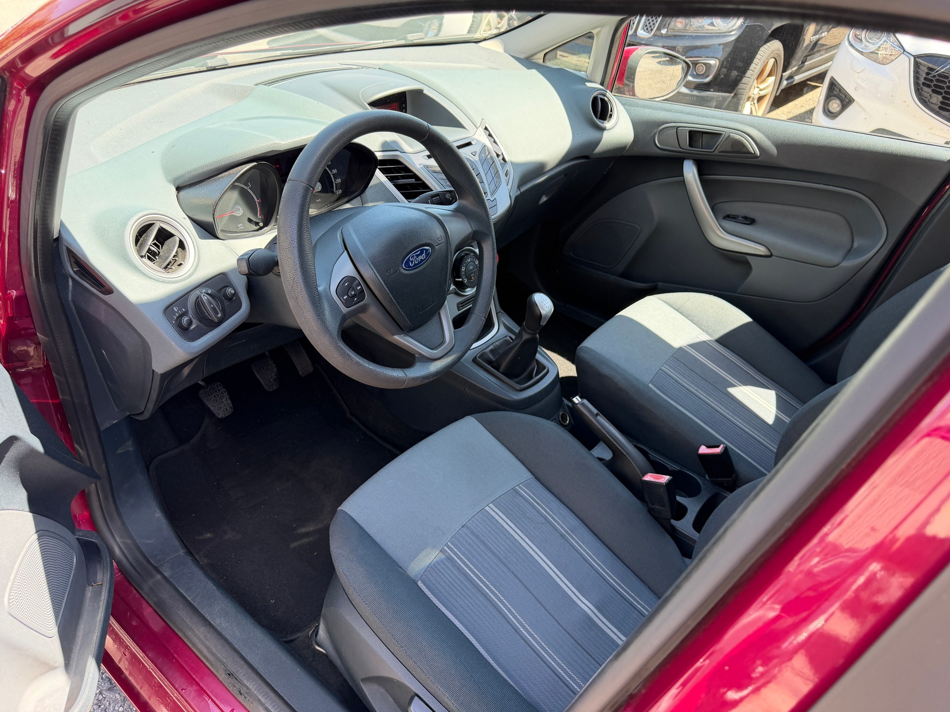FORD Fiesta 1.4 16V Trend-image-8