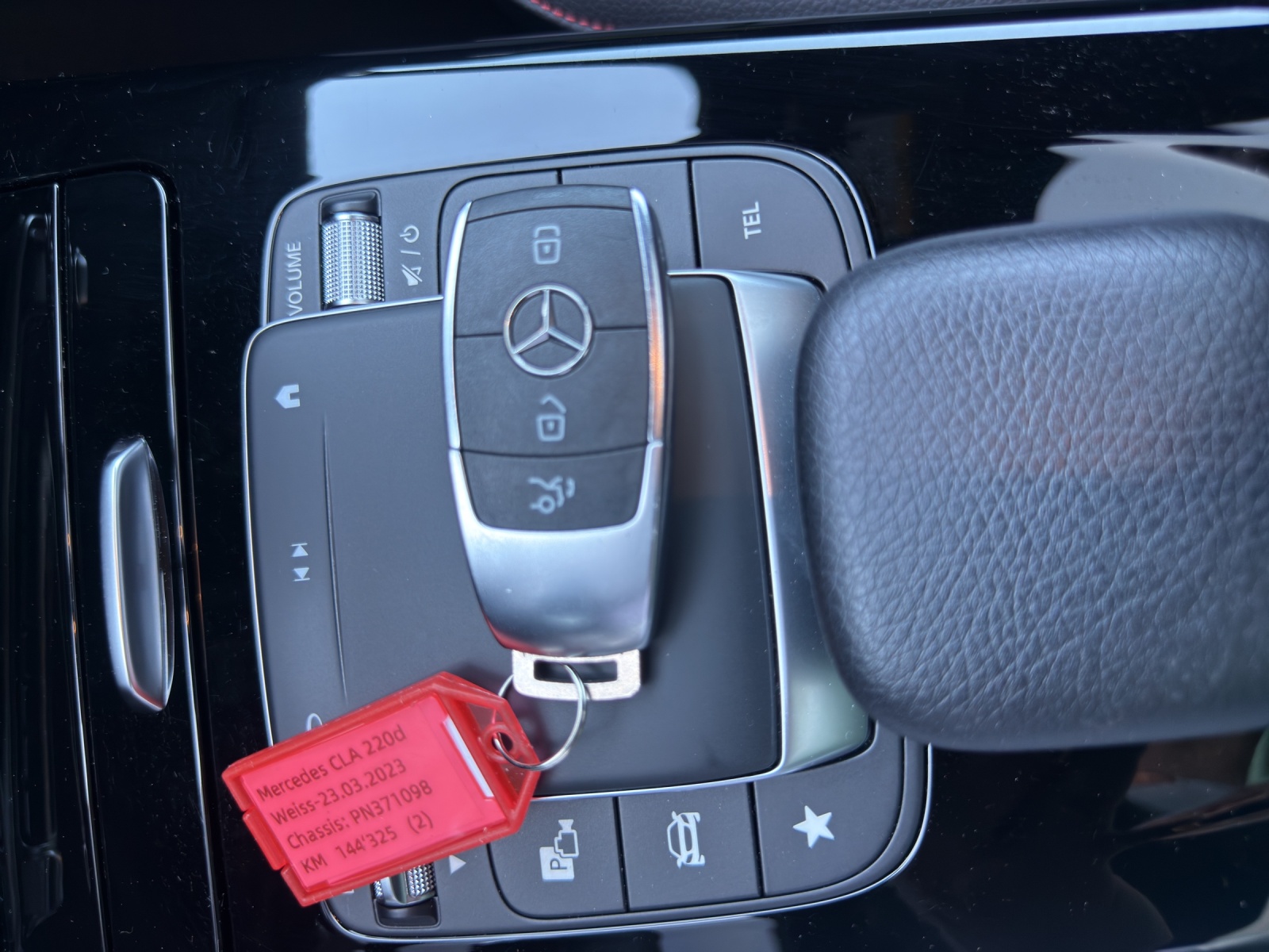 MERCEDES-BENZ CLA Shooting Brake 220 d 4Matic AMG Line-image-20