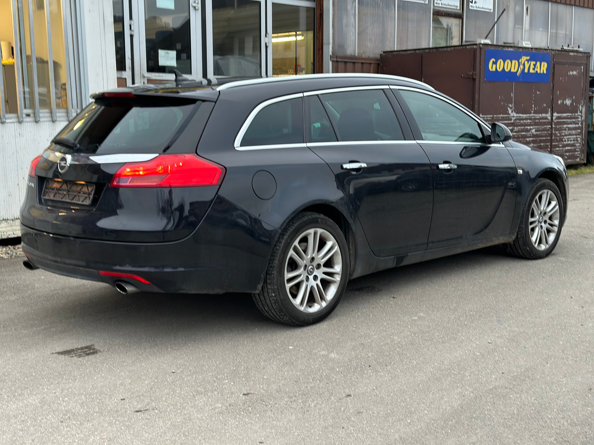 OPEL Insignia Sports Tourer 2.0 Turbo Cosmo-image-1