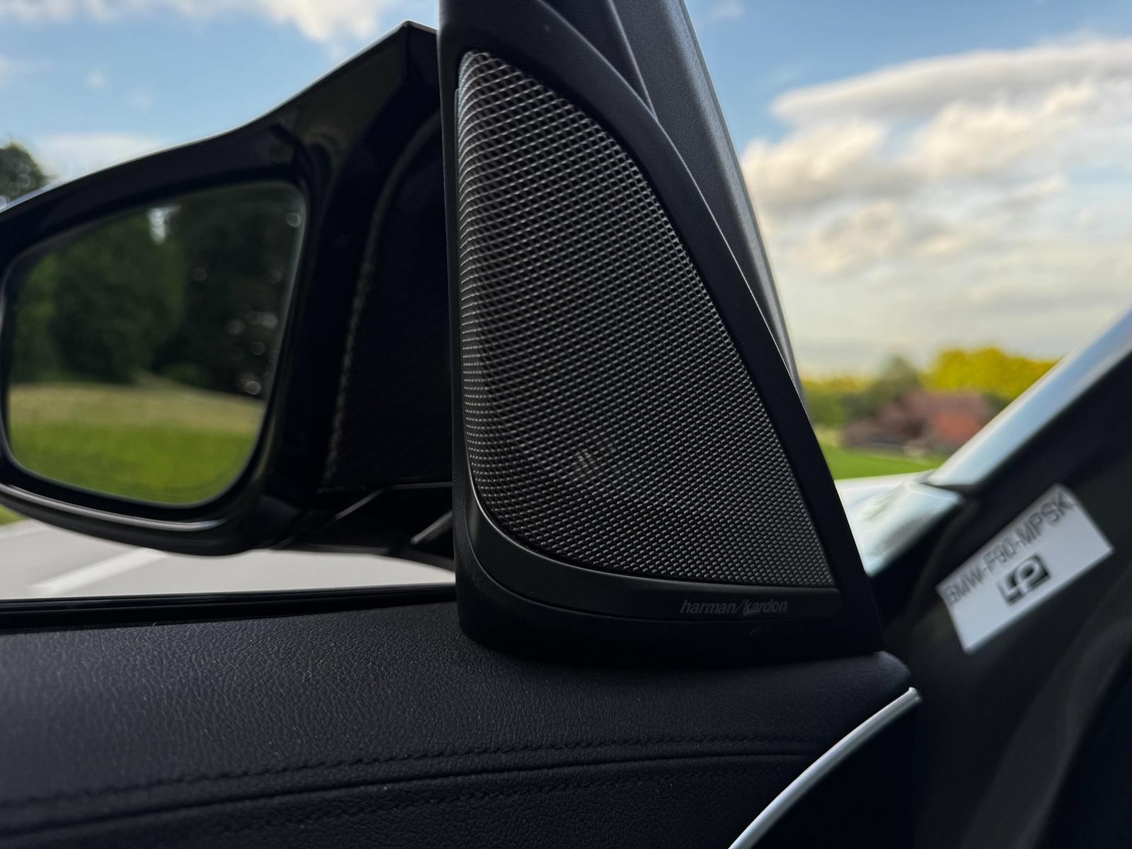 BMW xDrive Drivelogic Grail & Carbon Pack-image-9