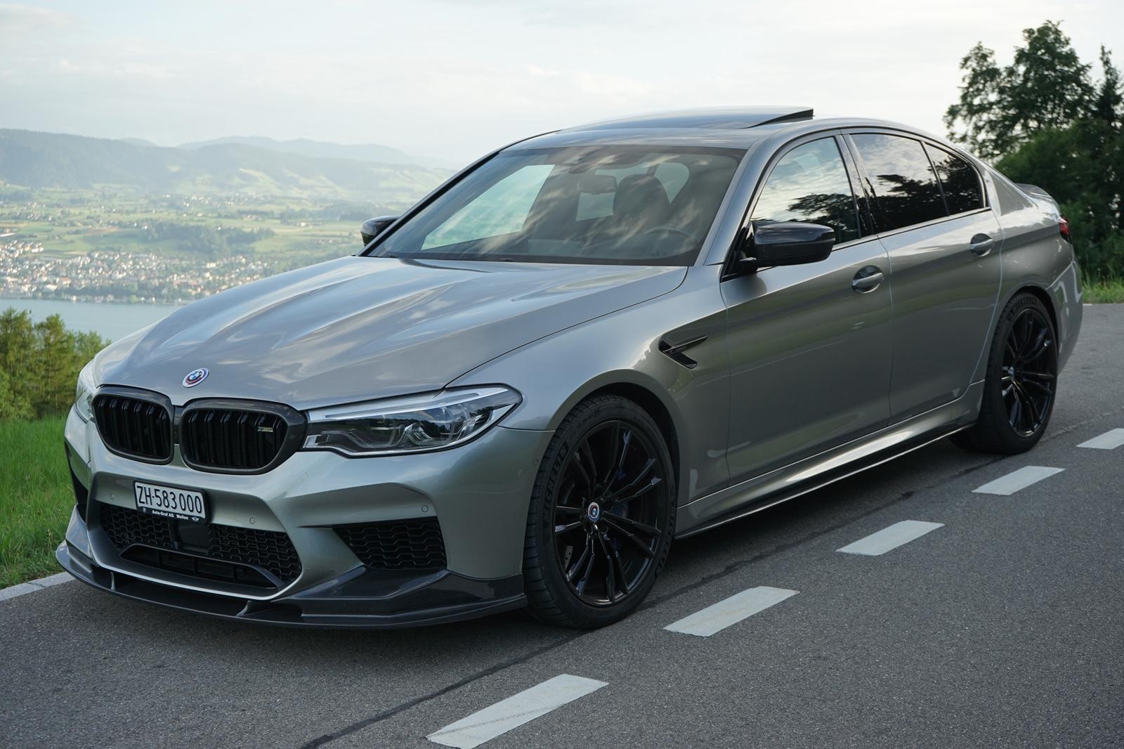 BMW xDrive Drivelogic Grail & Carbon Pack-image-1