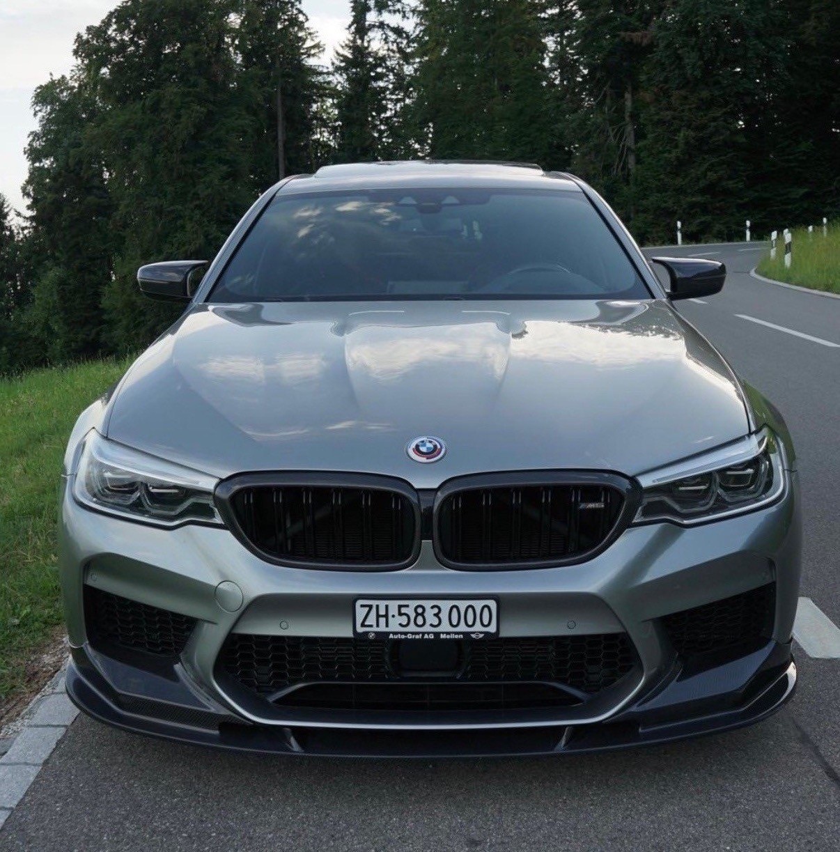 BMW xDrive Drivelogic Grail & Carbon Pack-image-0