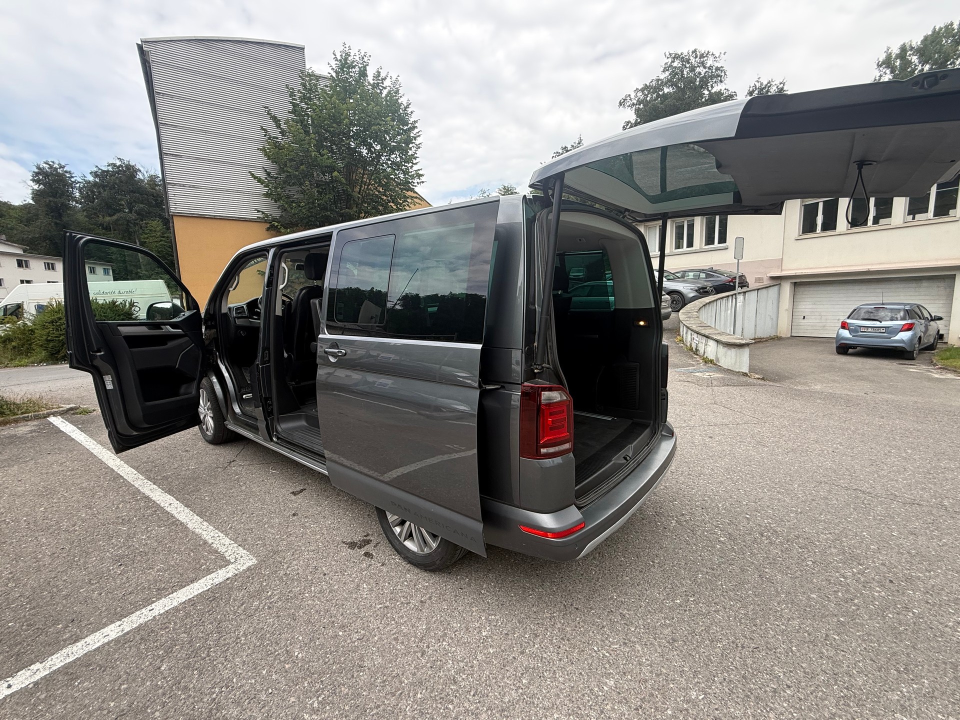 VW T6 Multivan 2.0 Bi-TDI Panamericana 4Motion DSG-image-18