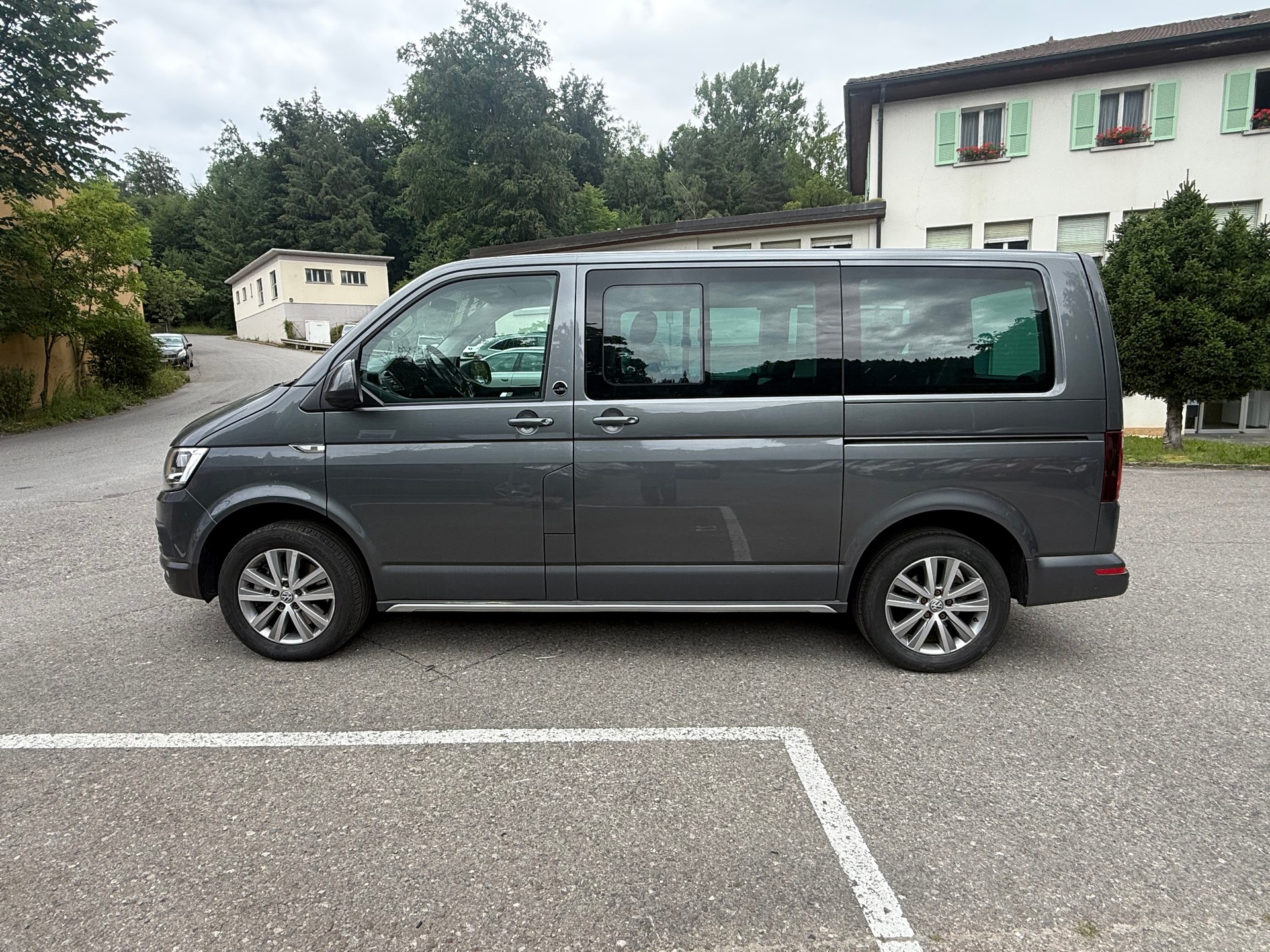 VW T6 Multivan 2.0 Bi-TDI Panamericana 4Motion DSG-image-2