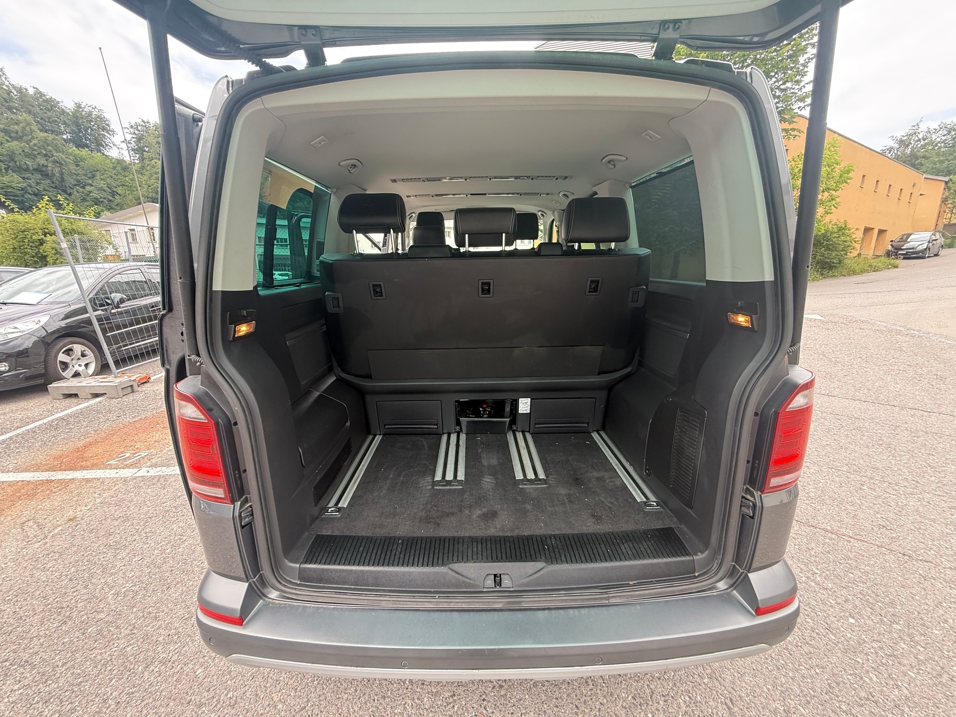VW T6 Multivan 2.0 Bi-TDI Panamericana 4Motion DSG-image-10