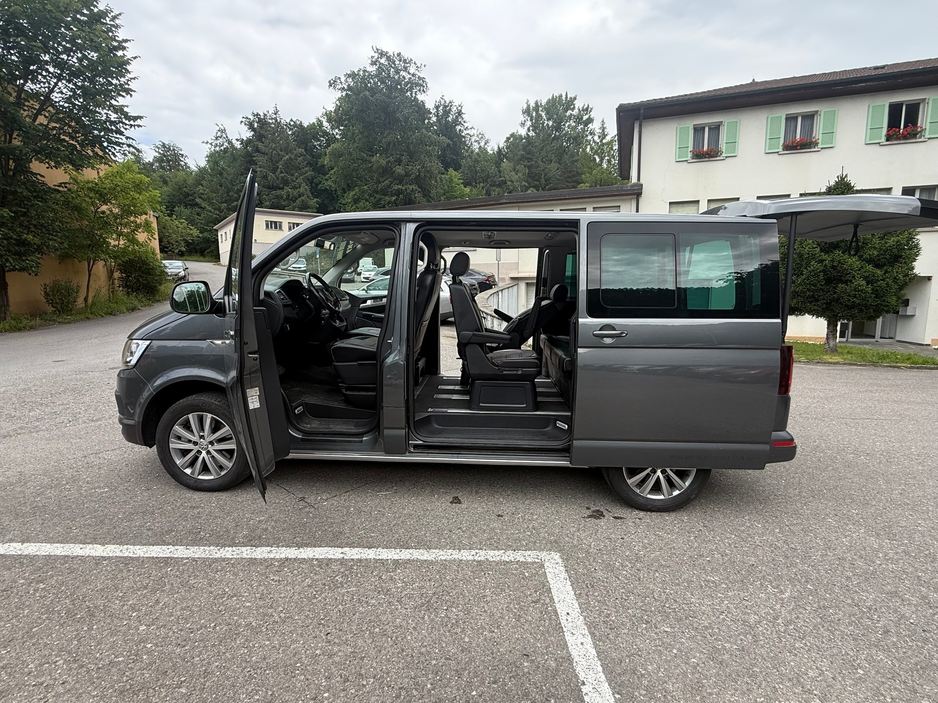 VW T6 Multivan 2.0 Bi-TDI Panamericana 4Motion DSG-image-17