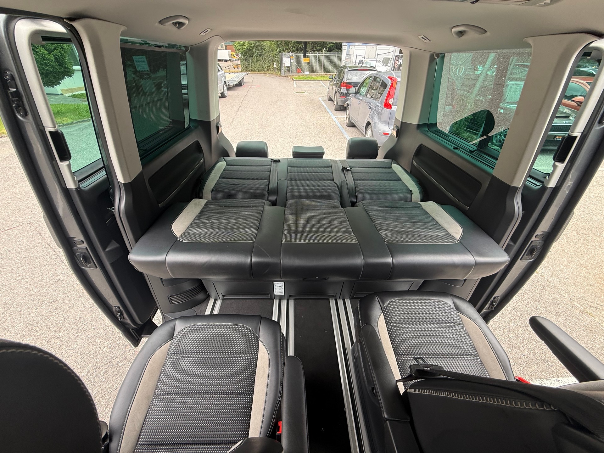 VW T6 Multivan 2.0 Bi-TDI Panamericana 4Motion DSG-image-26