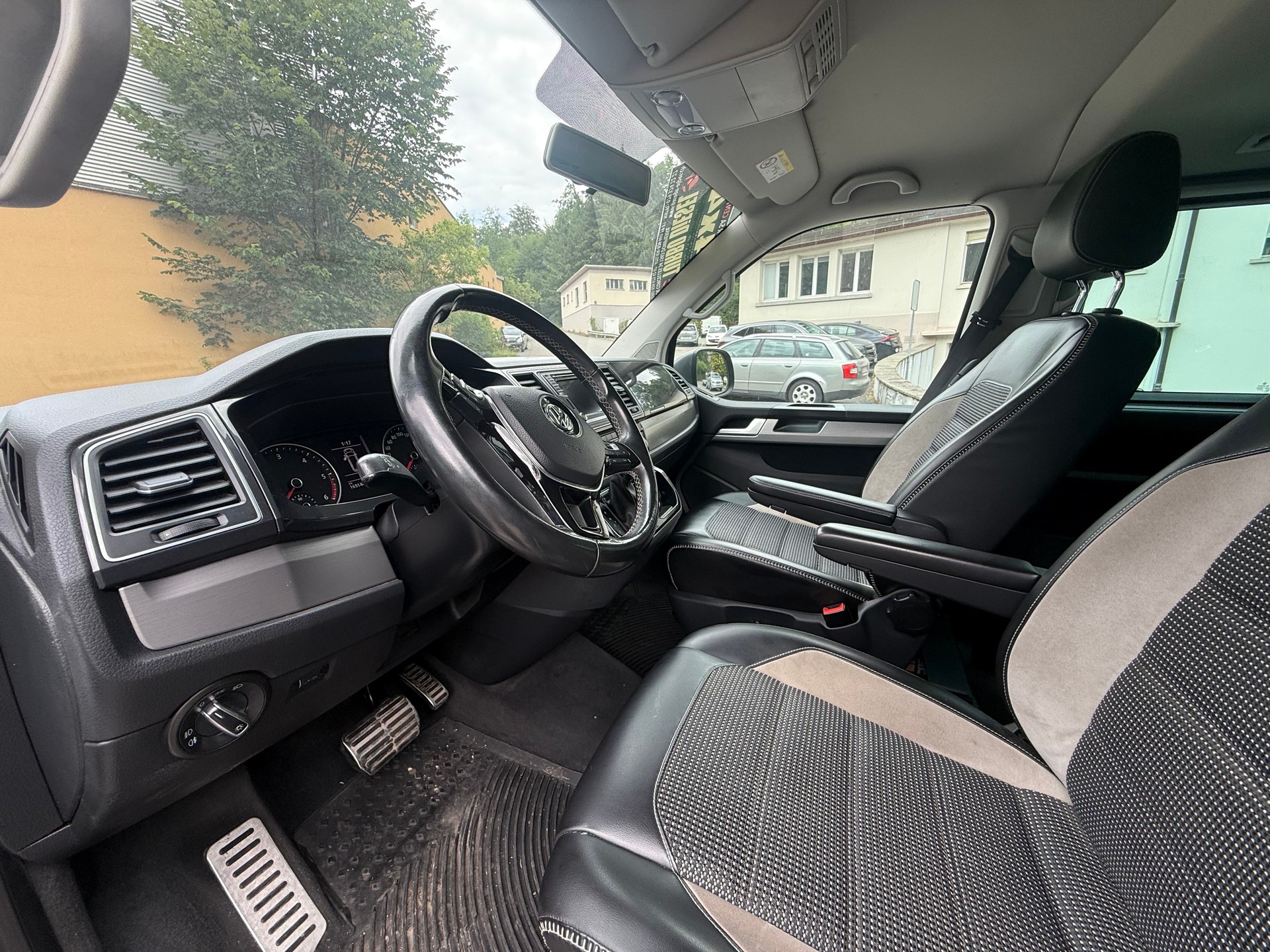VW T6 Multivan 2.0 Bi-TDI Panamericana 4Motion DSG-image-8