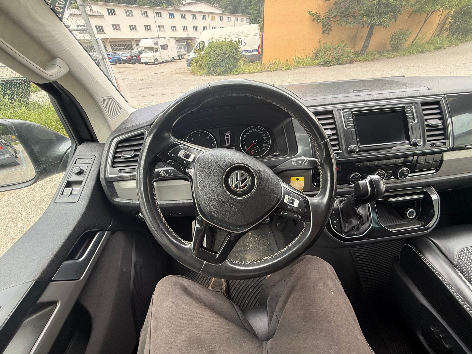 VW T6 Multivan 2.0 Bi-TDI Panamericana 4Motion DSG-image-28