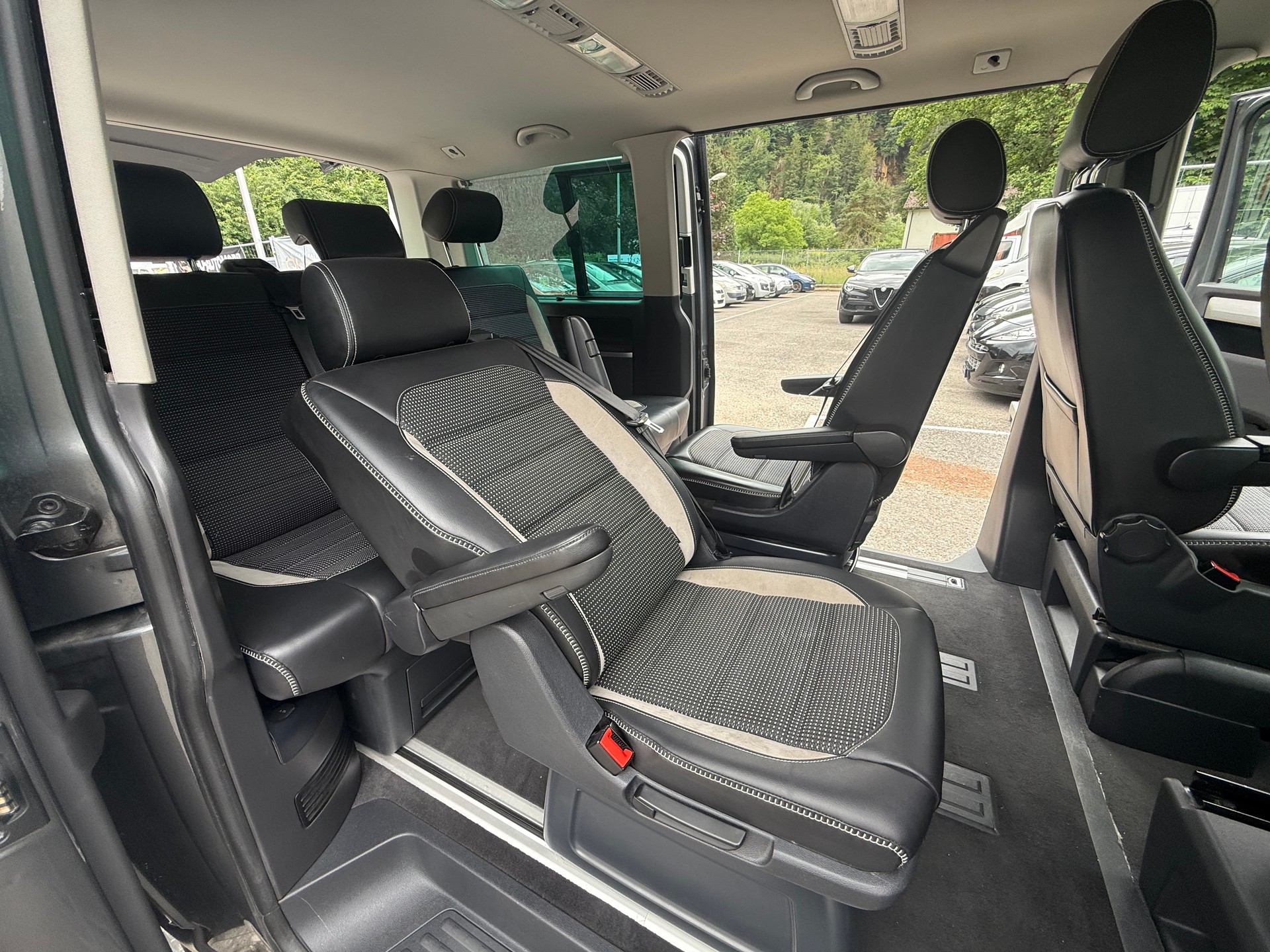 VW T6 Multivan 2.0 Bi-TDI Panamericana 4Motion DSG-image-13